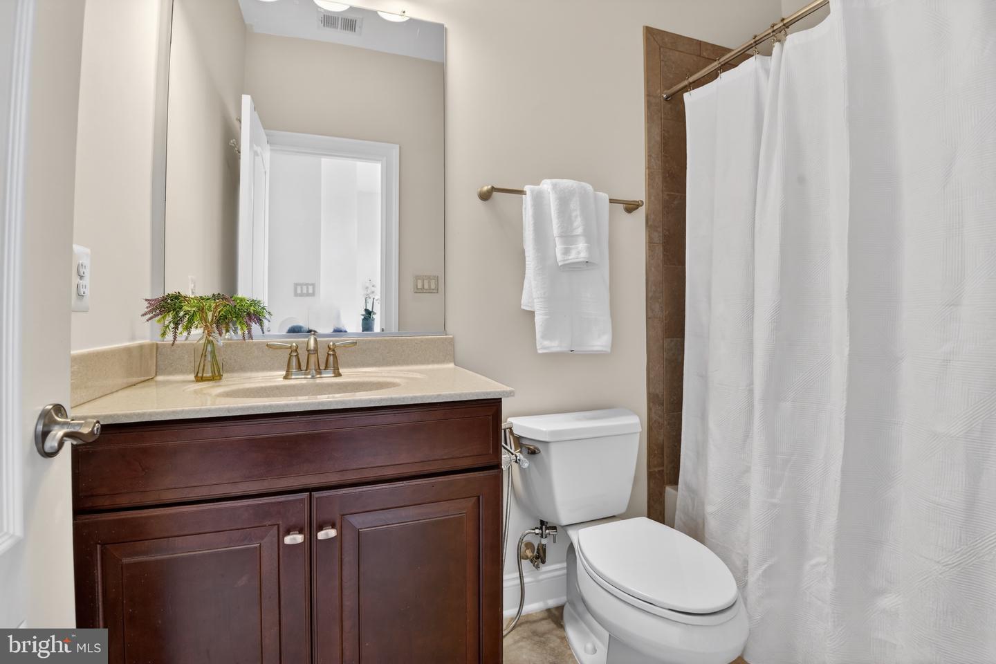 24814 BARRINGTON GROVE CT, ALDIE, Virginia 20105, 5 Bedrooms Bedrooms, 10 Rooms Rooms,4 BathroomsBathrooms,Residential,For sale,24814 BARRINGTON GROVE CT,VALO2114144 MLS # VALO2114144