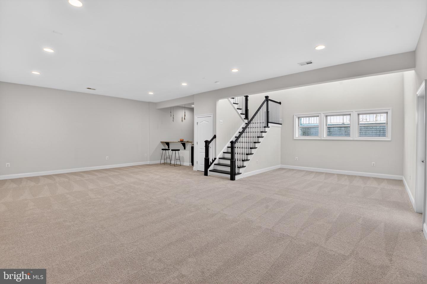 24814 BARRINGTON GROVE CT, ALDIE, Virginia 20105, 5 Bedrooms Bedrooms, 10 Rooms Rooms,4 BathroomsBathrooms,Residential,For sale,24814 BARRINGTON GROVE CT,VALO2114144 MLS # VALO2114144