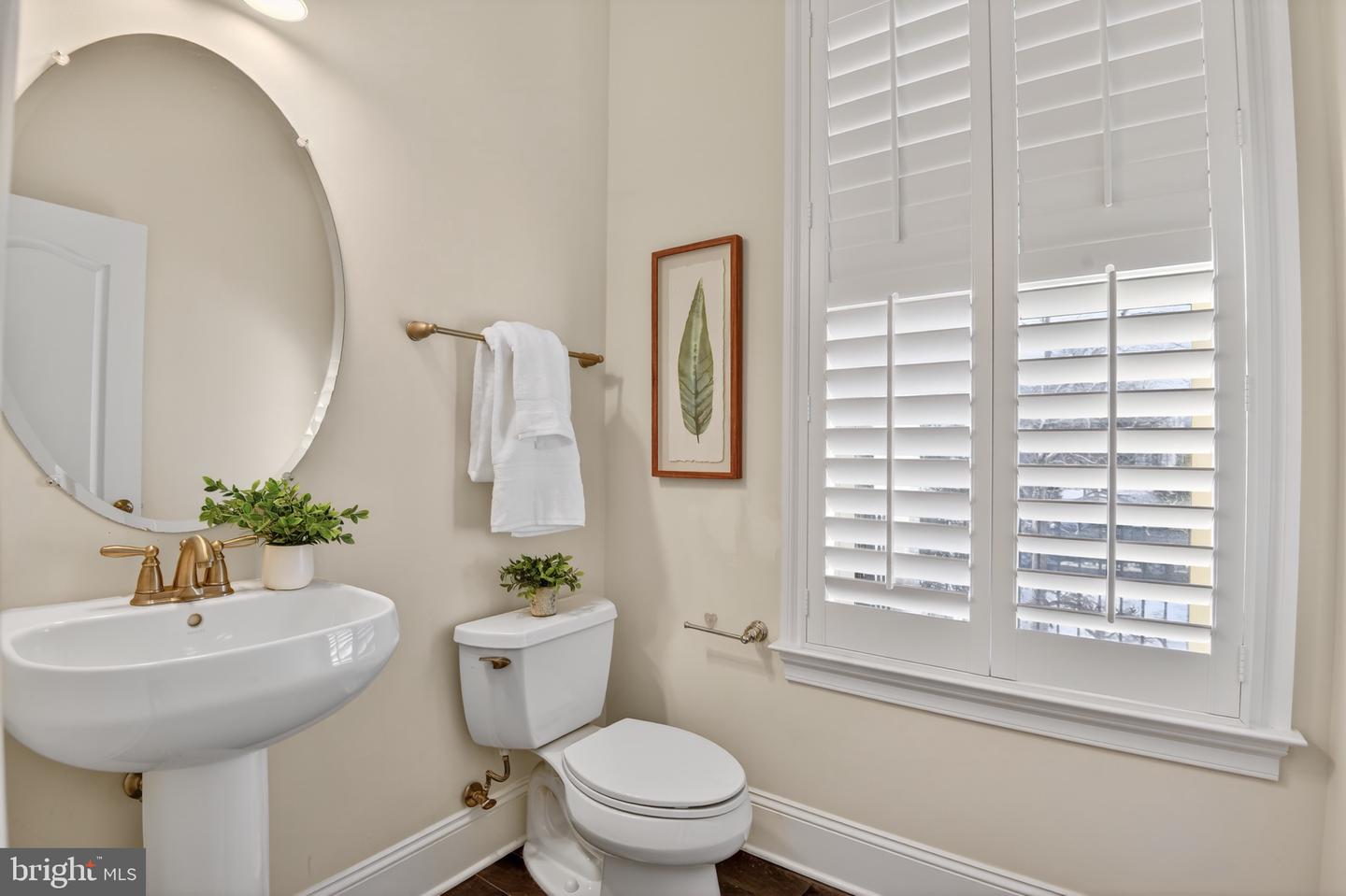 24814 BARRINGTON GROVE CT, ALDIE, Virginia 20105, 5 Bedrooms Bedrooms, 10 Rooms Rooms,4 BathroomsBathrooms,Residential,For sale,24814 BARRINGTON GROVE CT,VALO2114144 MLS # VALO2114144