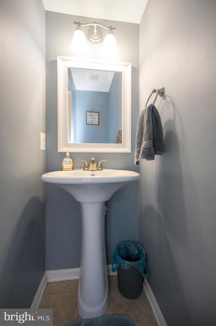 15233 STREAMSIDE CT, DUMFRIES, Virginia 22025, 3 Bedrooms Bedrooms, 12 Rooms Rooms,2 BathroomsBathrooms,Residential,For sale,15233 STREAMSIDE CT,VAPW2110770 MLS # VAPW2110770