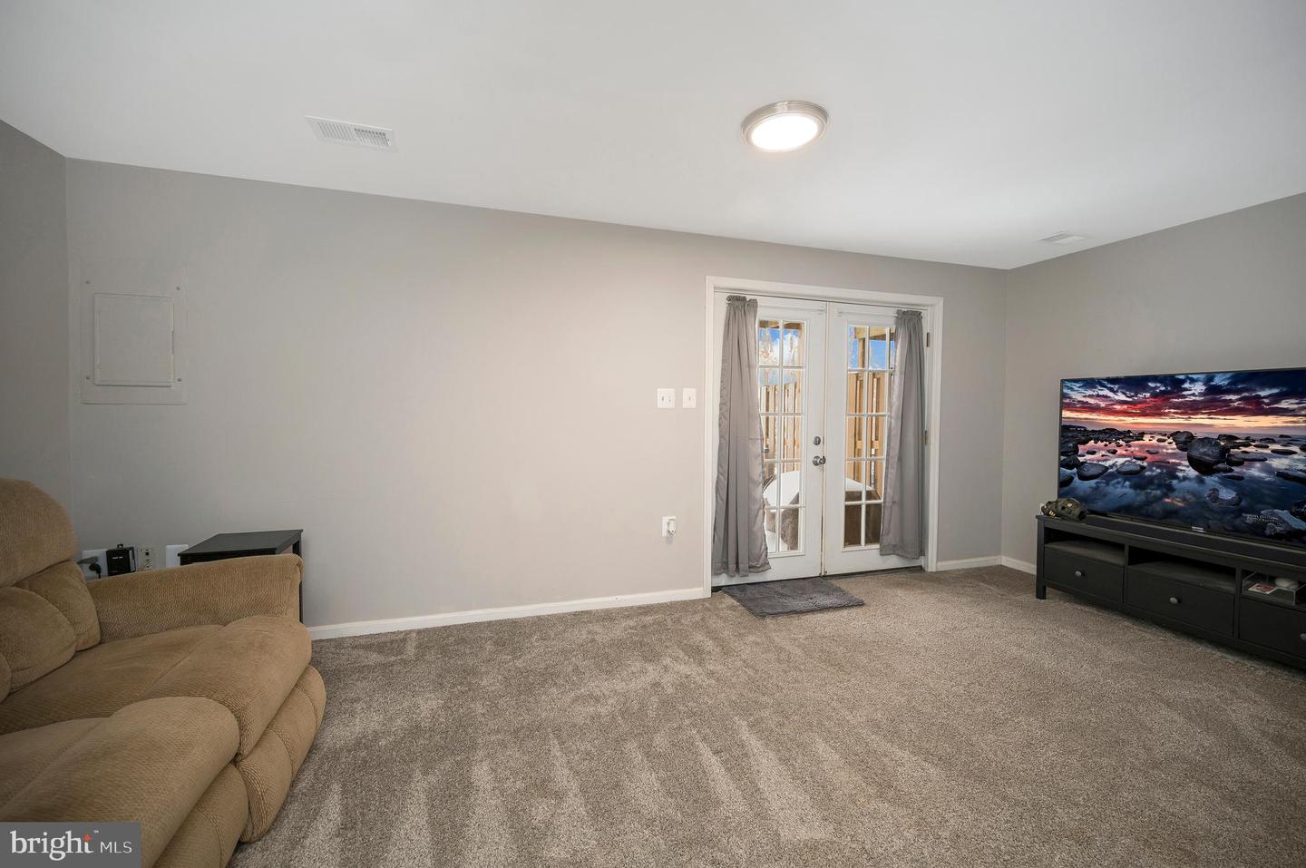 15233 STREAMSIDE CT, DUMFRIES, Virginia 22025, 3 Bedrooms Bedrooms, 12 Rooms Rooms,2 BathroomsBathrooms,Residential,For sale,15233 STREAMSIDE CT,VAPW2110770 MLS # VAPW2110770