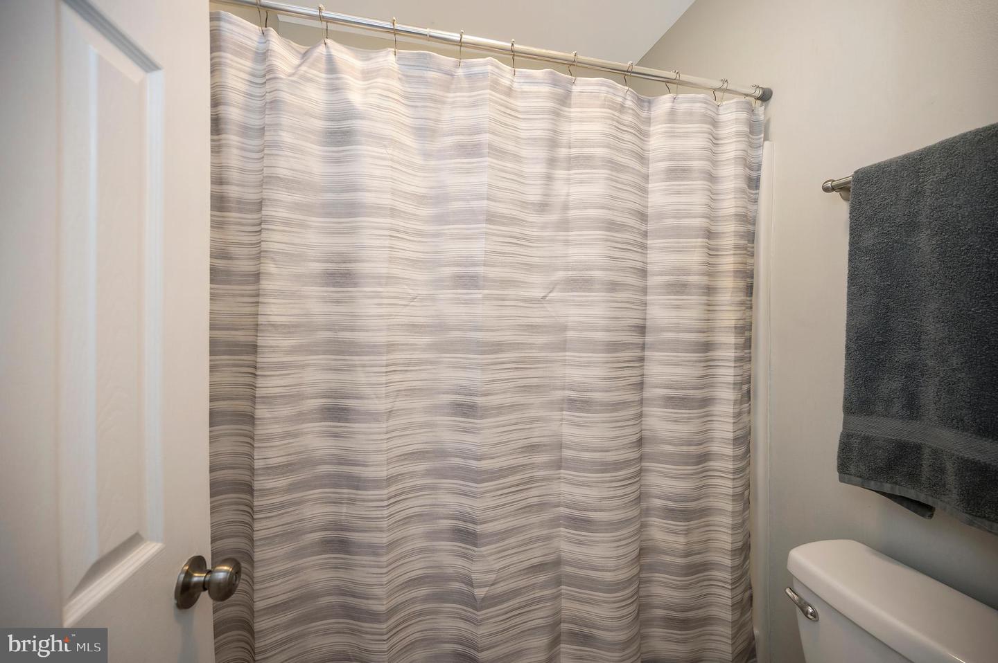 15233 STREAMSIDE CT, DUMFRIES, Virginia 22025, 3 Bedrooms Bedrooms, 12 Rooms Rooms,2 BathroomsBathrooms,Residential,For sale,15233 STREAMSIDE CT,VAPW2110770 MLS # VAPW2110770