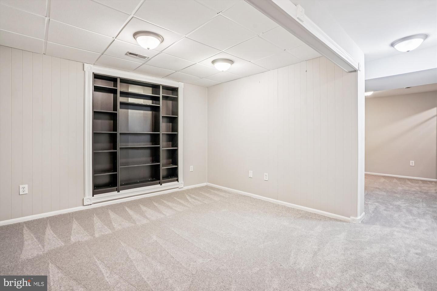 31 QUINCY CT, STERLING, Virginia 20165, 3 Bedrooms Bedrooms, ,2 BathroomsBathrooms,Residential,For sale,31 QUINCY CT,VALO2114190 MLS # VALO2114190