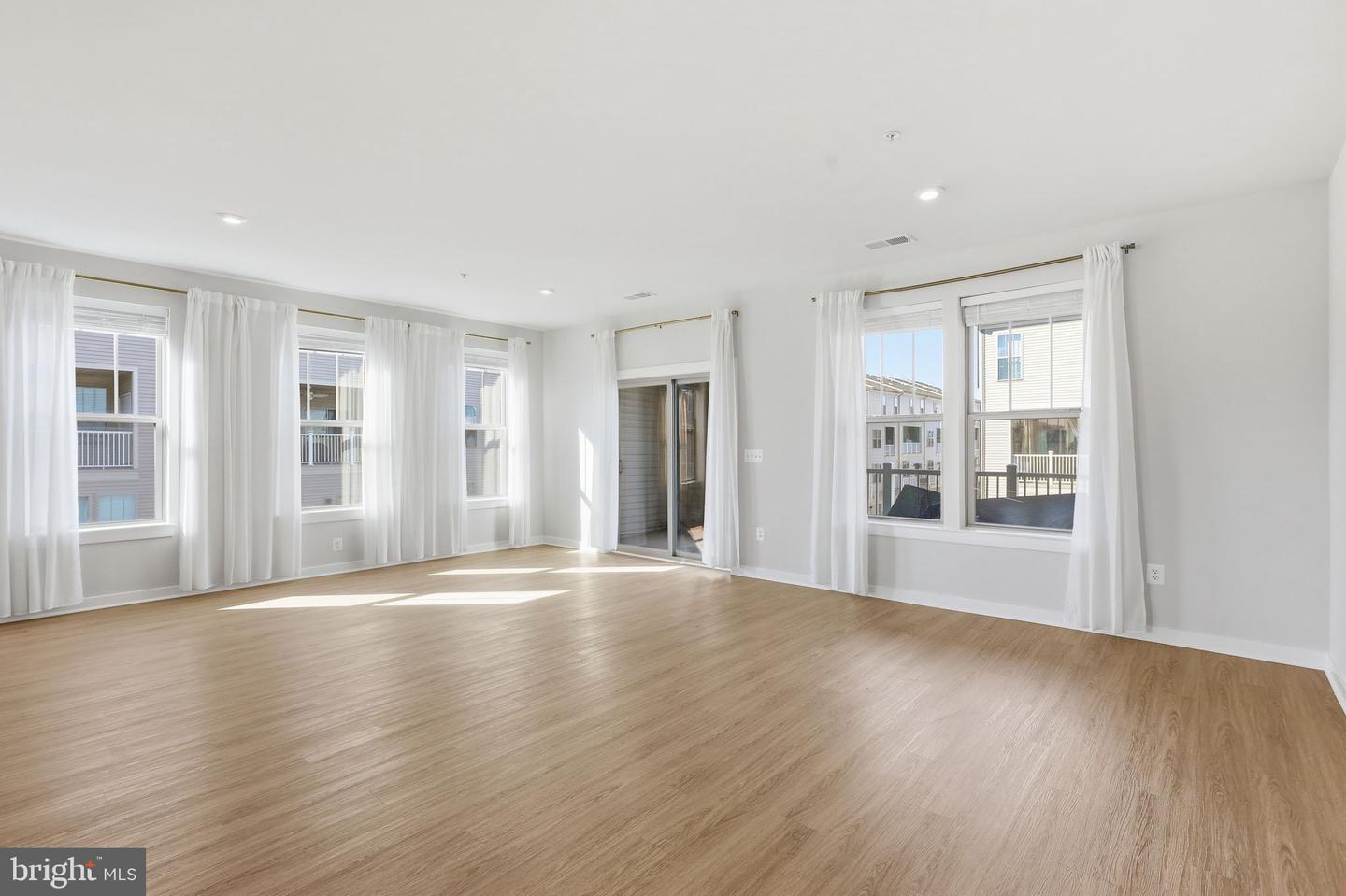 201-B PARK CENTRAL TER, MANASSAS PARK, Virginia 20111, 3 Bedrooms Bedrooms, ,2 BathroomsBathrooms,Residential,For sale,201-B PARK CENTRAL TER,VAMP2003596 MLS # VAMP2003596