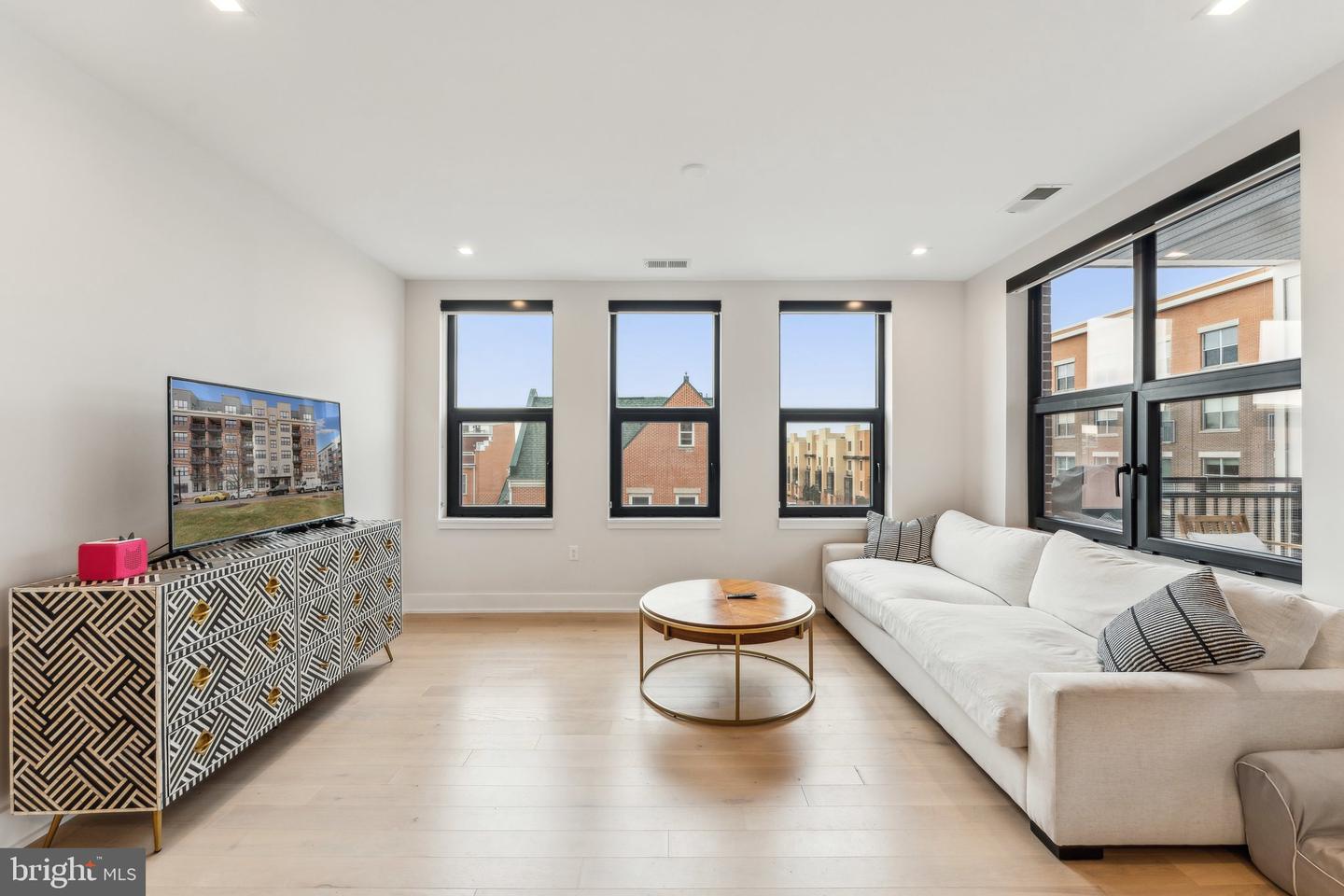 701 SWANN AVE #402, ALEXANDRIA, Virginia 22301, 3 Bedrooms Bedrooms, ,2 BathroomsBathrooms,Residential,For sale,701 SWANN AVE #402,VAAX2053348 MLS # VAAX2053348 701 SWANN AVE #402, ALEXANDRIA, Virginia 22301, 3 Bedrooms Bedrooms, ,2 BathroomsBathrooms,Residential,For sale,701 SWANN AVE #402,VAAX2053348 MLS # VAAX2053348