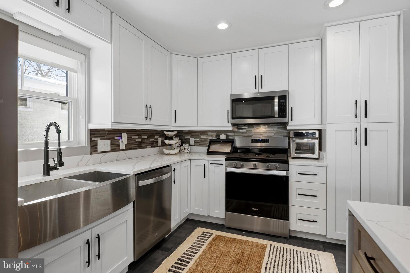 2813 JAMES DR, ALEXANDRIA, Virginia 22303, 5 Bedrooms Bedrooms, ,3 BathroomsBathrooms,Residential,For sale,2813 JAMES DR,VAFX2286670 MLS # VAFX2286670 2813 JAMES DR, ALEXANDRIA, Virginia 22303, 5 Bedrooms Bedrooms, ,3 BathroomsBathrooms,Residential,For sale,2813 JAMES DR,VAFX2286670 MLS # VAFX2286670