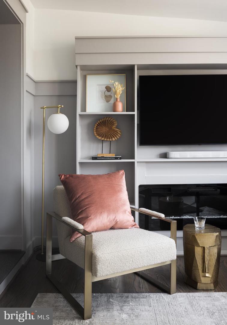 2813 JAMES DR, ALEXANDRIA, Virginia 22303, 5 Bedrooms Bedrooms, ,3 BathroomsBathrooms,Residential,For sale,2813 JAMES DR,VAFX2286670 MLS # VAFX2286670 2813 JAMES DR, ALEXANDRIA, Virginia 22303, 5 Bedrooms Bedrooms, ,3 BathroomsBathrooms,Residential,For sale,2813 JAMES DR,VAFX2286670 MLS # VAFX2286670