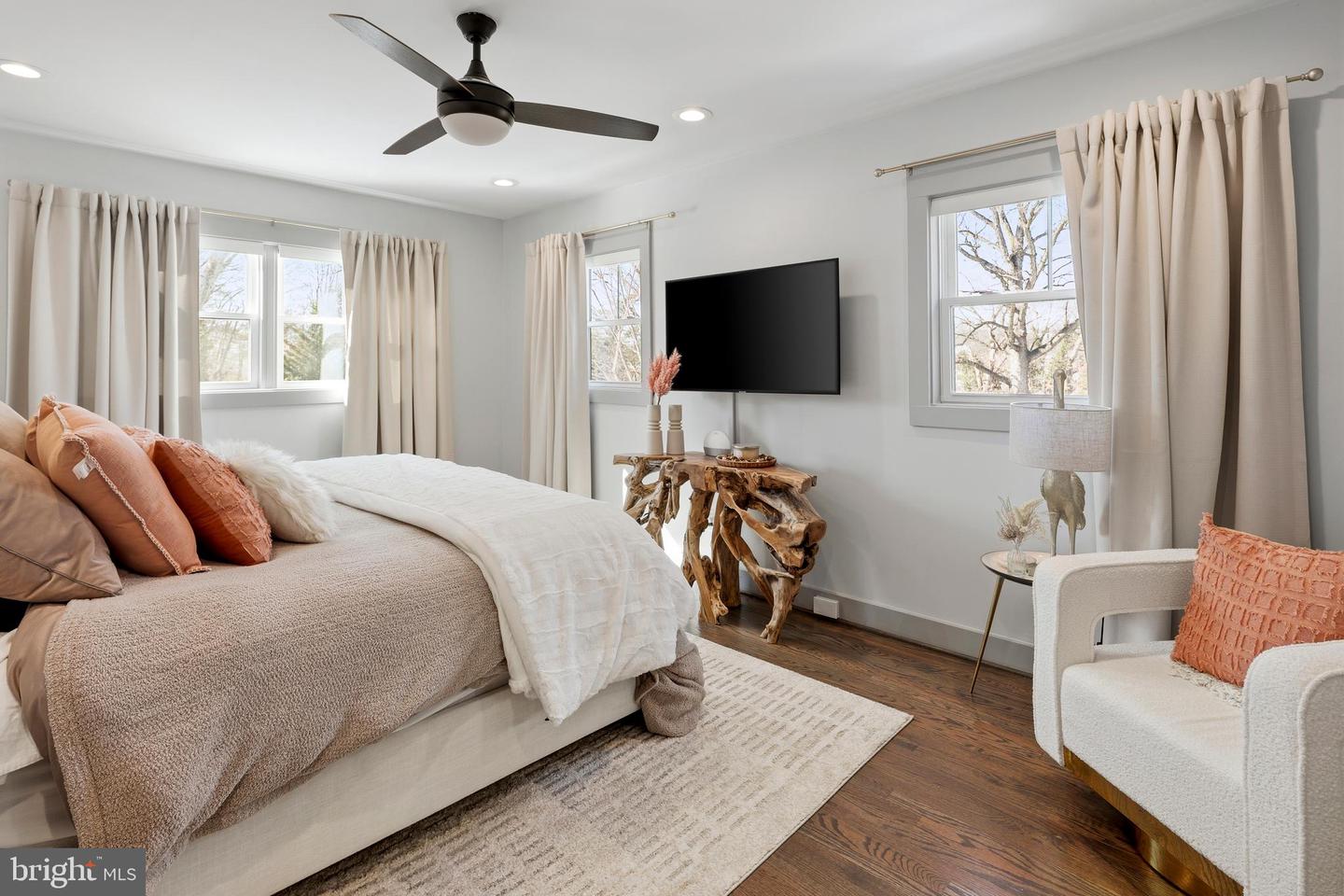 2813 JAMES DR, ALEXANDRIA, Virginia 22303, 5 Bedrooms Bedrooms, ,3 BathroomsBathrooms,Residential,For sale,2813 JAMES DR,VAFX2286670 MLS # VAFX2286670 2813 JAMES DR, ALEXANDRIA, Virginia 22303, 5 Bedrooms Bedrooms, ,3 BathroomsBathrooms,Residential,For sale,2813 JAMES DR,VAFX2286670 MLS # VAFX2286670