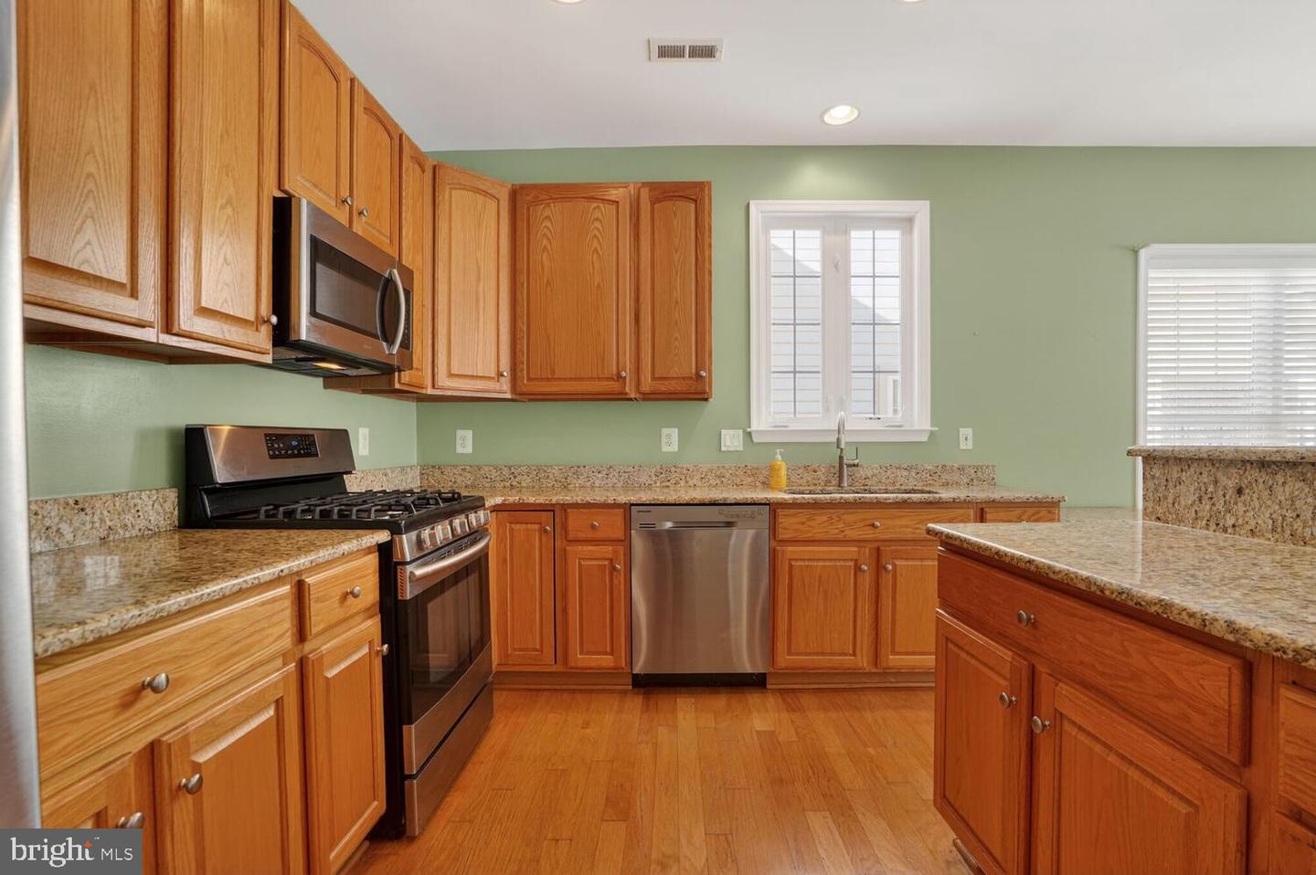 6767 DERBY RUN WAY, GAINESVILLE, Virginia 20155, 3 Bedrooms Bedrooms, ,3 BathroomsBathrooms,Residential,For sale,6767 DERBY RUN WAY,VAPW2110894 MLS # VAPW2110894