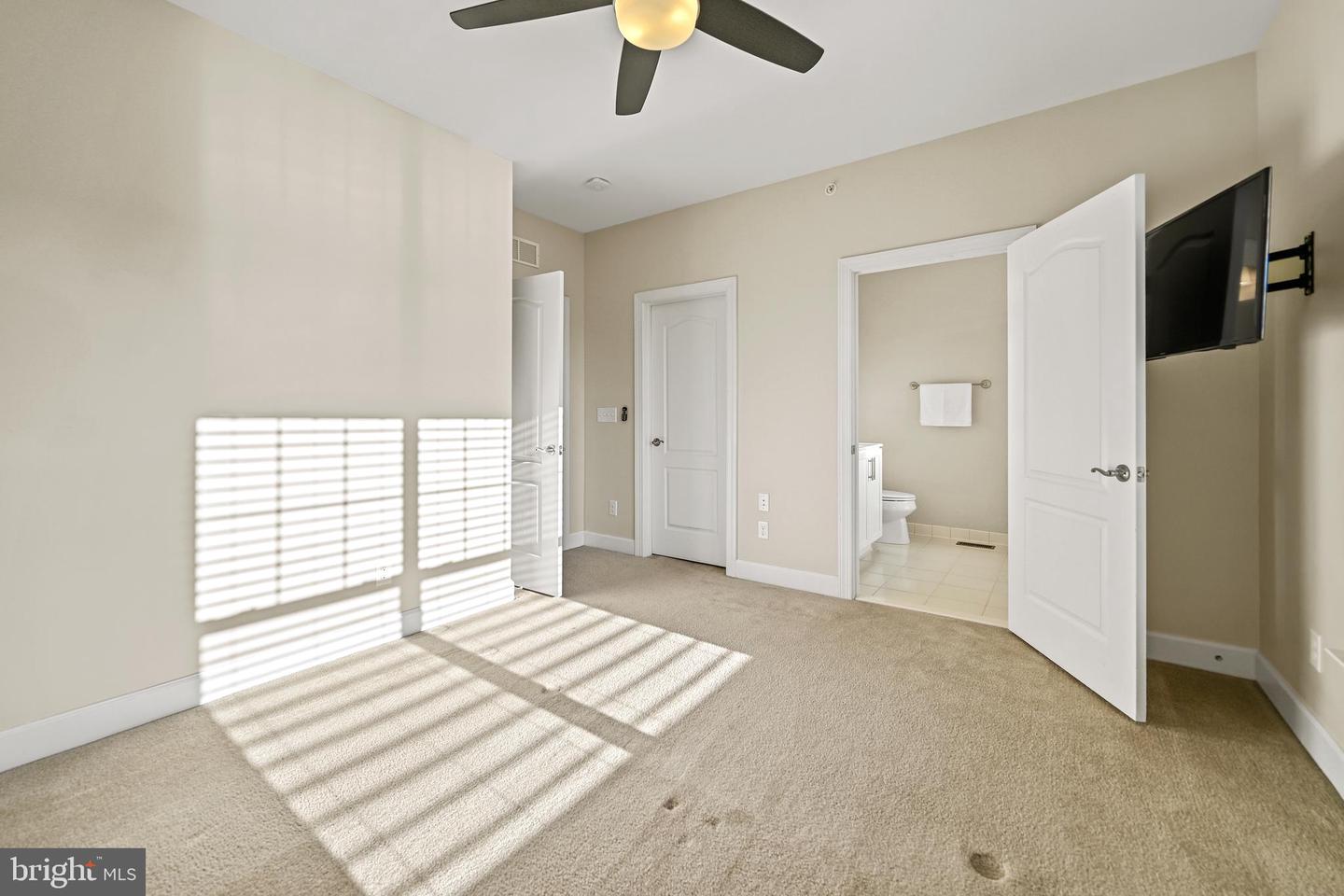 612 MARINA LANDING LN, WOODBRIDGE, Virginia 22191, 3 Bedrooms Bedrooms, ,3 BathroomsBathrooms,Residential,For sale,612 MARINA LANDING LN,VAPW2110930 MLS # VAPW2110930