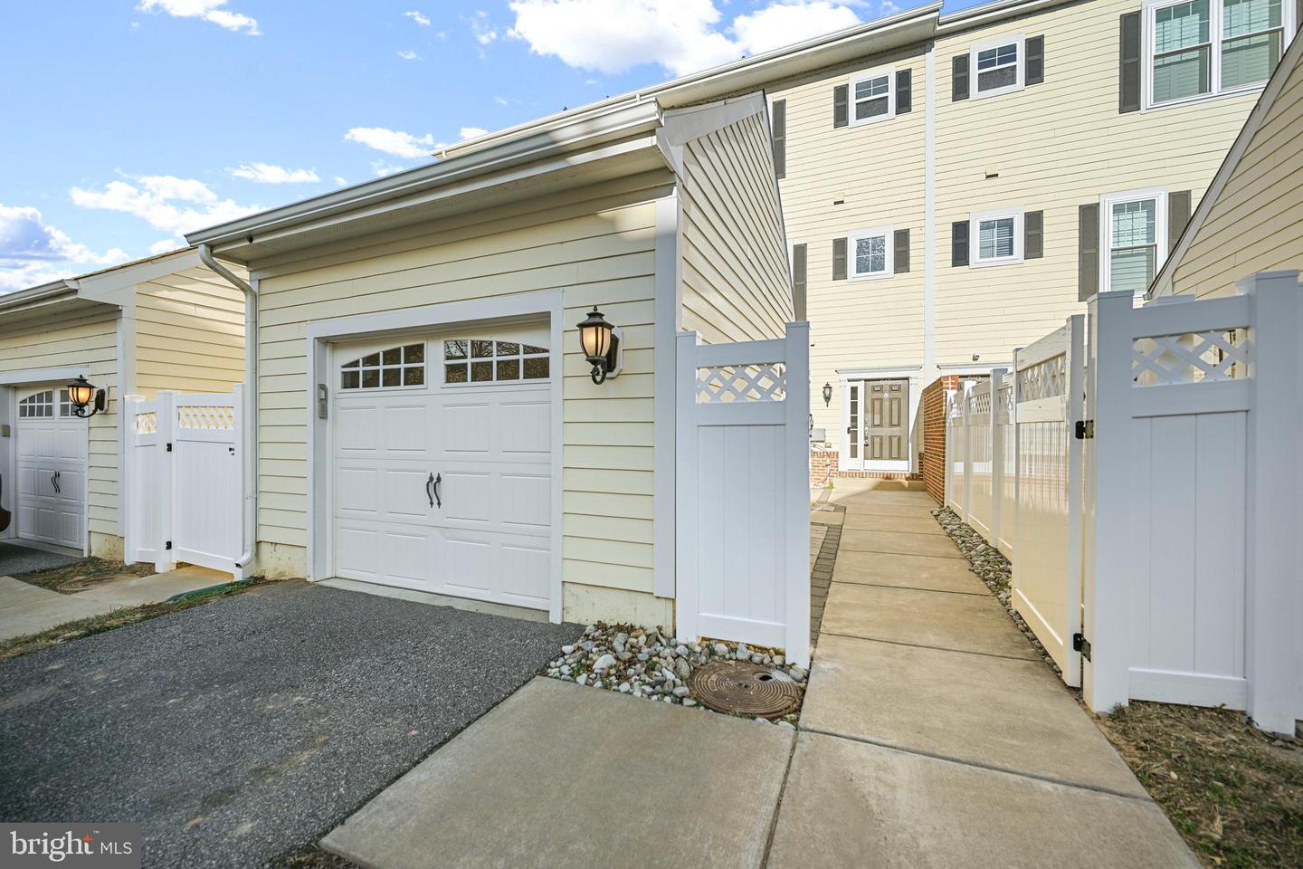 612 MARINA LANDING LN, WOODBRIDGE, Virginia 22191, 3 Bedrooms Bedrooms, ,3 BathroomsBathrooms,Residential,For sale,612 MARINA LANDING LN,VAPW2110930 MLS # VAPW2110930