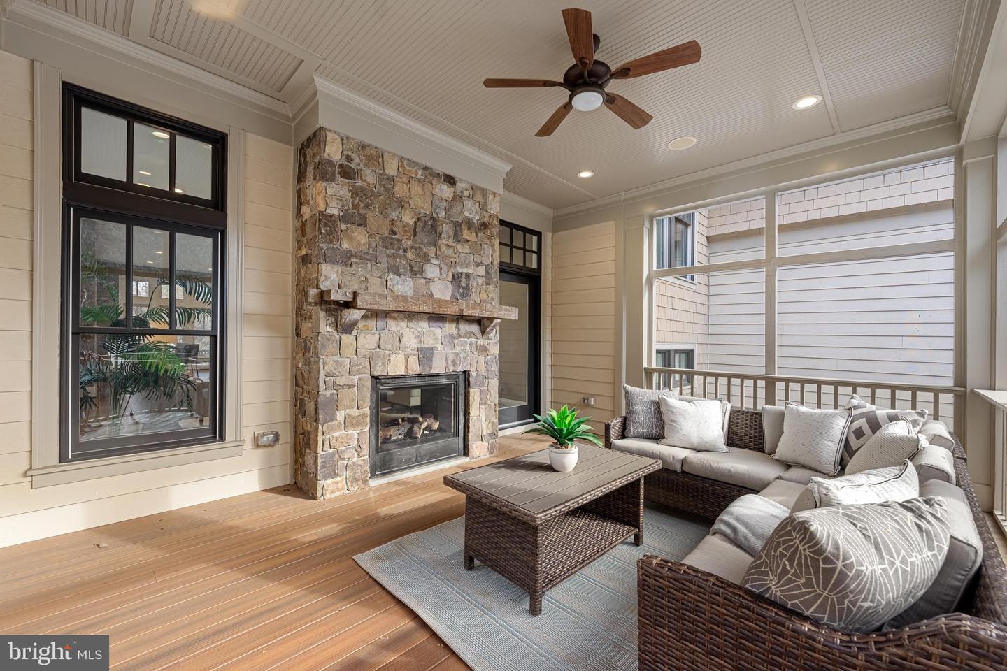 6520 TOPEKA RD, MCLEAN, Virginia 22101, 5 Bedrooms Bedrooms, ,5 BathroomsBathrooms,Residential,For sale,6520 TOPEKA RD,VAFX2286798 MLS # VAFX2286798