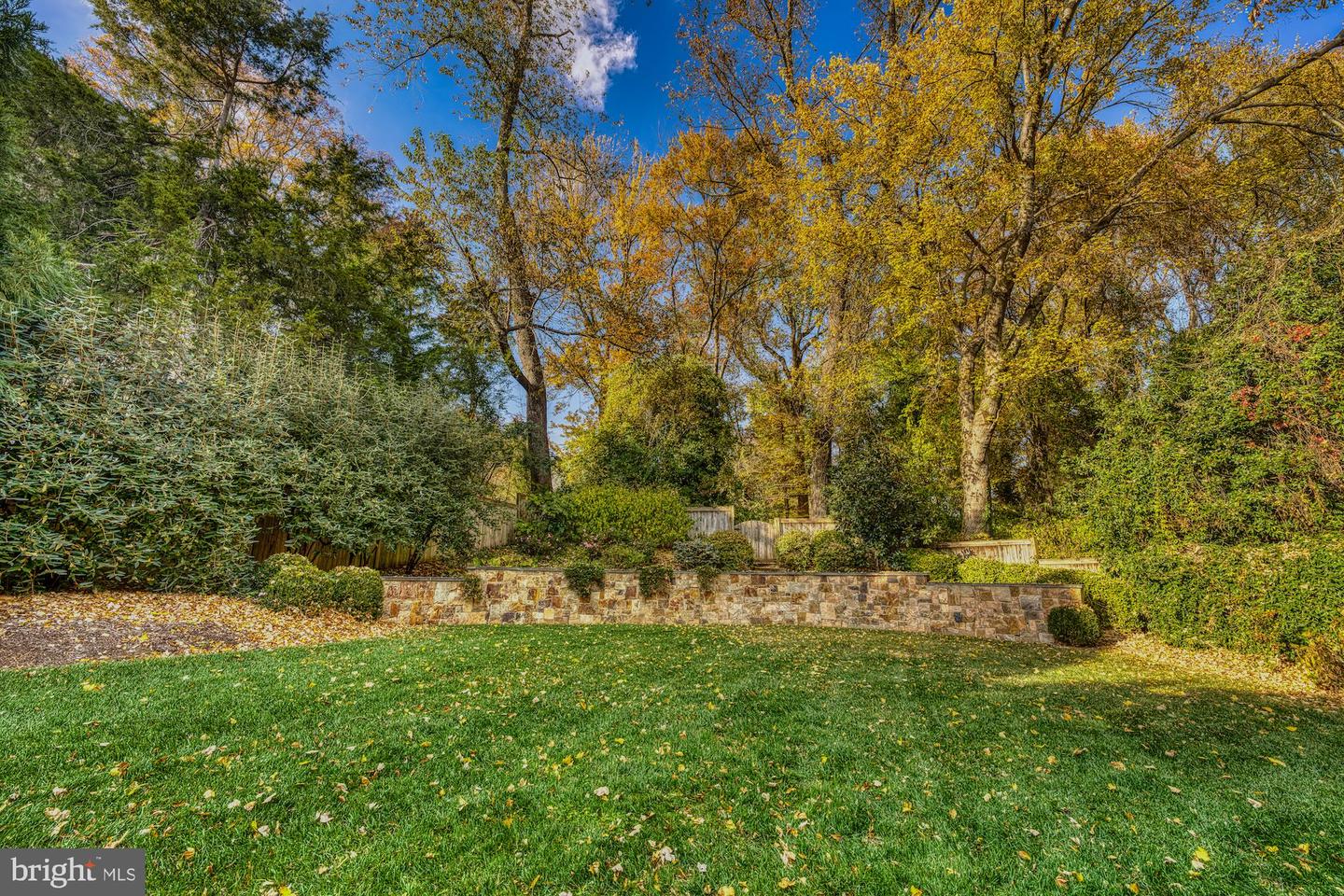 6520 TOPEKA RD, MCLEAN, Virginia 22101, 5 Bedrooms Bedrooms, ,5 BathroomsBathrooms,Residential,For sale,6520 TOPEKA RD,VAFX2286798 MLS # VAFX2286798