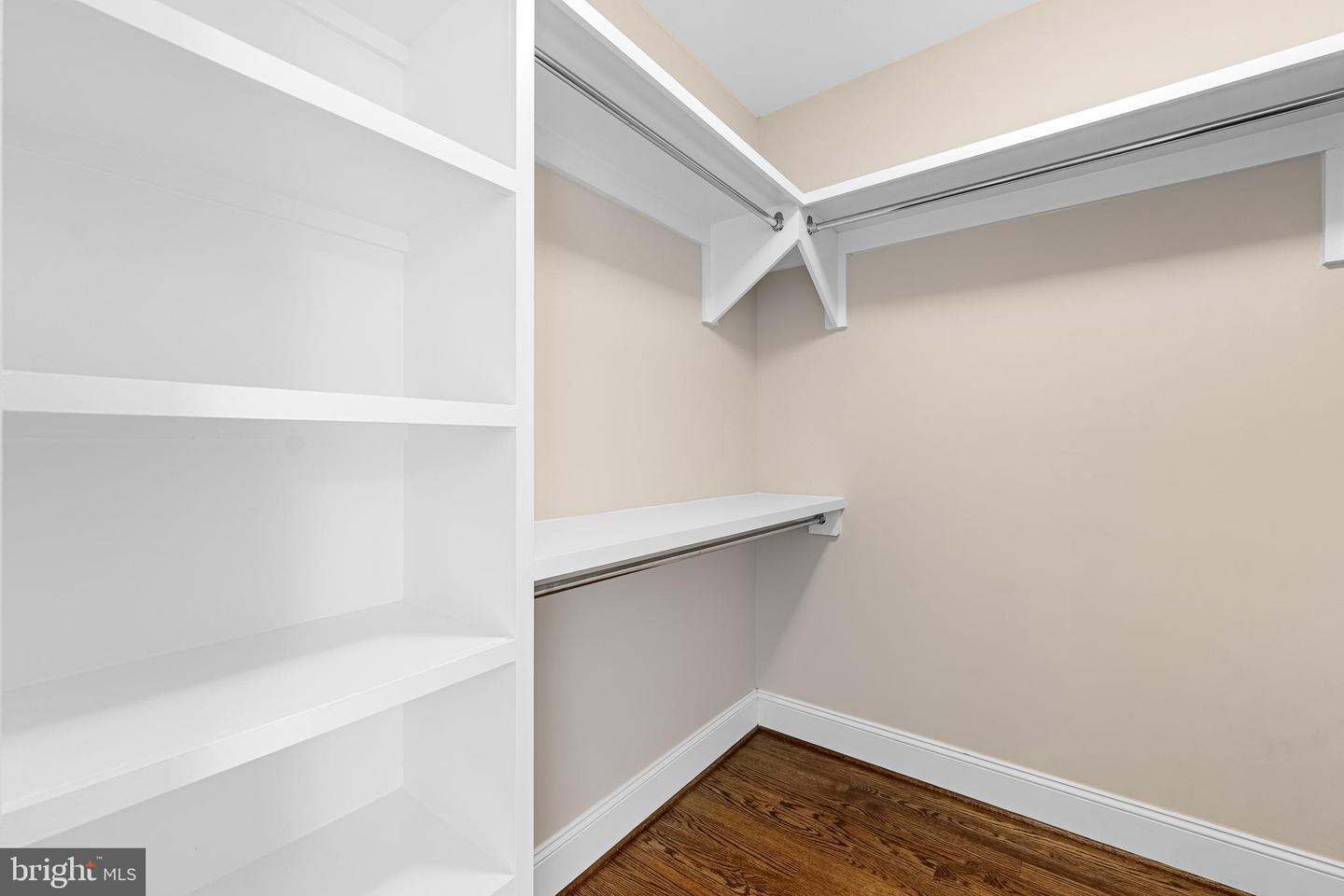 6520 TOPEKA RD, MCLEAN, Virginia 22101, 5 Bedrooms Bedrooms, ,5 BathroomsBathrooms,Residential,For sale,6520 TOPEKA RD,VAFX2286798 MLS # VAFX2286798