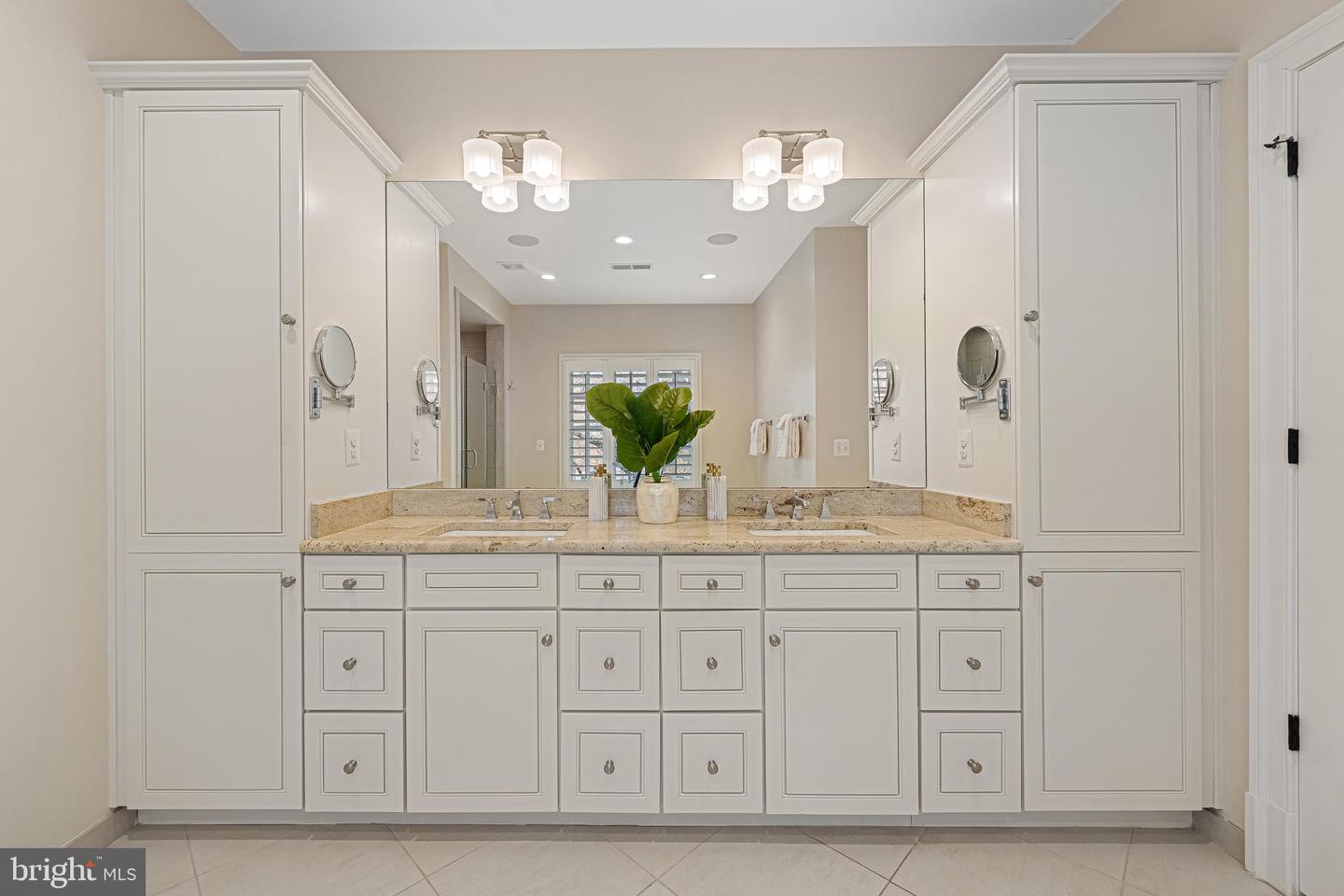 6520 TOPEKA RD, MCLEAN, Virginia 22101, 5 Bedrooms Bedrooms, ,5 BathroomsBathrooms,Residential,For sale,6520 TOPEKA RD,VAFX2286798 MLS # VAFX2286798