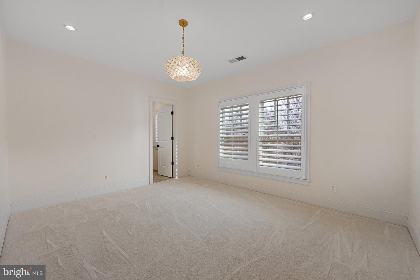 6520 TOPEKA RD, MCLEAN, Virginia 22101, 5 Bedrooms Bedrooms, ,5 BathroomsBathrooms,Residential,For sale,6520 TOPEKA RD,VAFX2286798 MLS # VAFX2286798