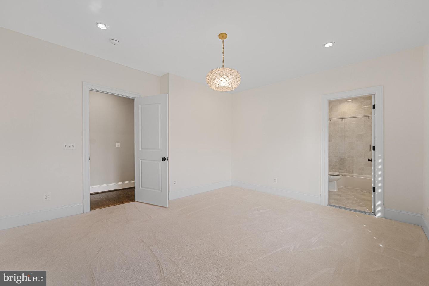 6520 TOPEKA RD, MCLEAN, Virginia 22101, 5 Bedrooms Bedrooms, ,5 BathroomsBathrooms,Residential,For sale,6520 TOPEKA RD,VAFX2286798 MLS # VAFX2286798