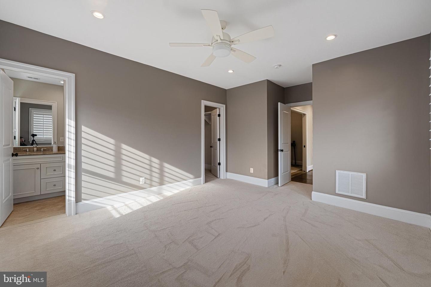 6520 TOPEKA RD, MCLEAN, Virginia 22101, 5 Bedrooms Bedrooms, ,5 BathroomsBathrooms,Residential,For sale,6520 TOPEKA RD,VAFX2286798 MLS # VAFX2286798