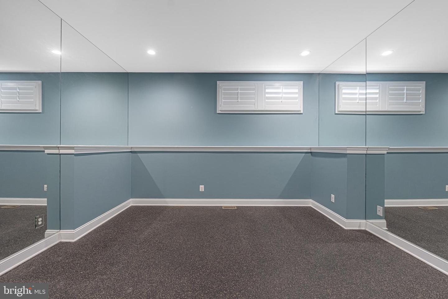 6520 TOPEKA RD, MCLEAN, Virginia 22101, 5 Bedrooms Bedrooms, ,5 BathroomsBathrooms,Residential,For sale,6520 TOPEKA RD,VAFX2286798 MLS # VAFX2286798