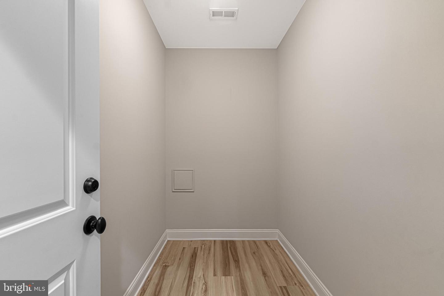 6520 TOPEKA RD, MCLEAN, Virginia 22101, 5 Bedrooms Bedrooms, ,5 BathroomsBathrooms,Residential,For sale,6520 TOPEKA RD,VAFX2286798 MLS # VAFX2286798