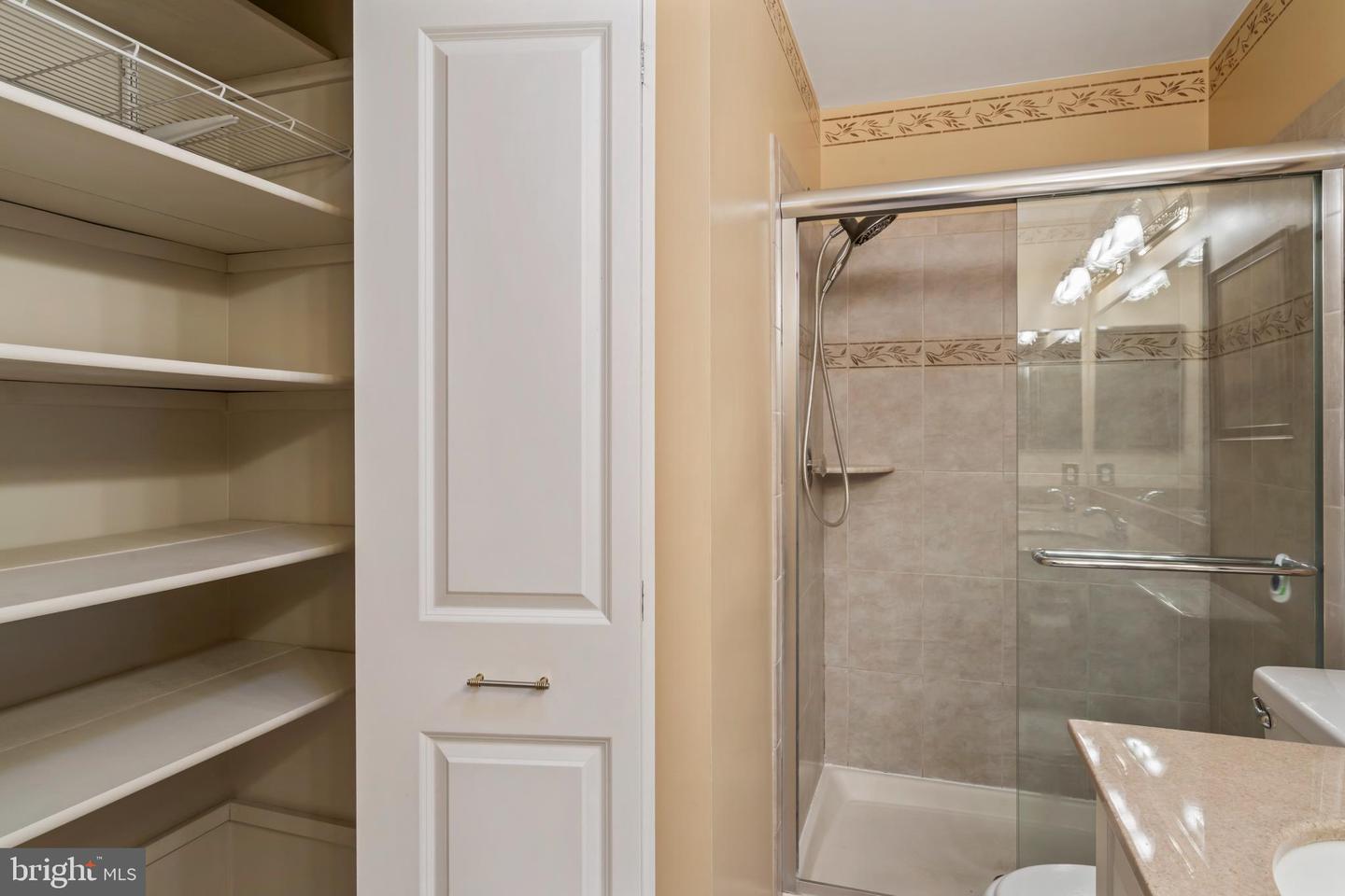 3216 NESTLEWOOD DR, OAK HILL, Virginia 20171, 4 Bedrooms Bedrooms, ,3 BathroomsBathrooms,Residential,For sale,3216 NESTLEWOOD DR,VAFX2286888 MLS # VAFX2286888