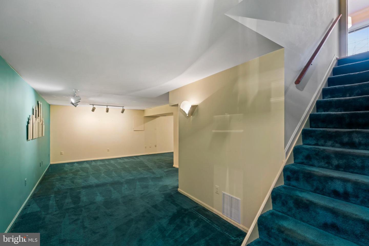 3216 NESTLEWOOD DR, OAK HILL, Virginia 20171, 4 Bedrooms Bedrooms, ,3 BathroomsBathrooms,Residential,For sale,3216 NESTLEWOOD DR,VAFX2286888 MLS # VAFX2286888