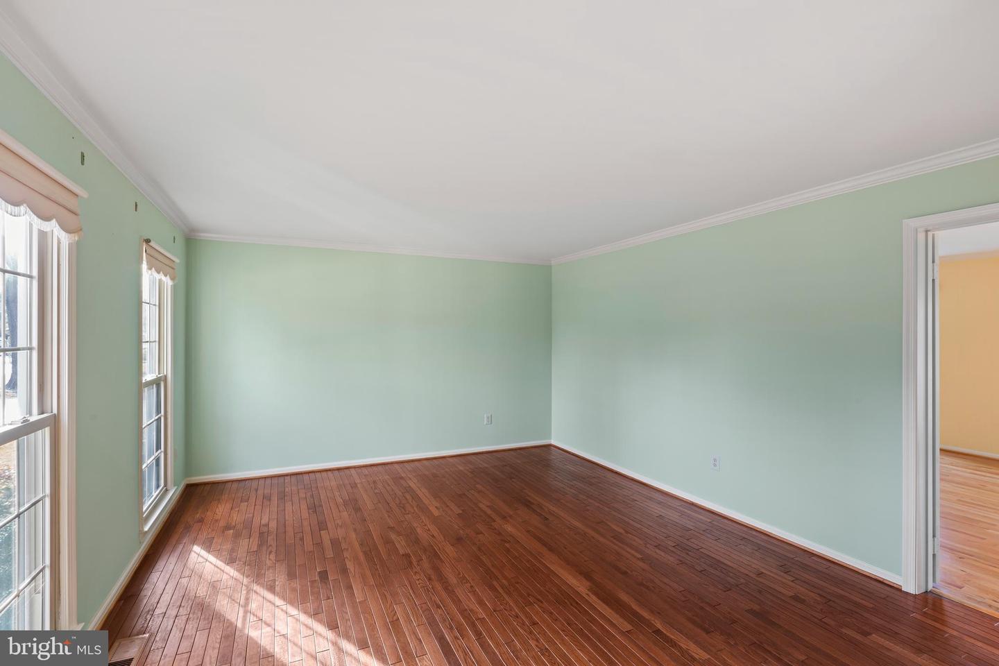 3216 NESTLEWOOD DR, OAK HILL, Virginia 20171, 4 Bedrooms Bedrooms, ,3 BathroomsBathrooms,Residential,For sale,3216 NESTLEWOOD DR,VAFX2286888 MLS # VAFX2286888