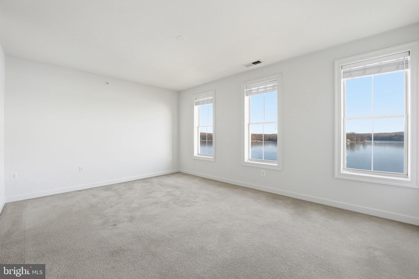 500 BELMONT BAY DR #404, WOODBRIDGE, Virginia 22191, 2 Bedrooms Bedrooms, ,2 BathroomsBathrooms,Residential,For sale,500 BELMONT BAY DR #404,VAPW2111002 MLS # VAPW2111002