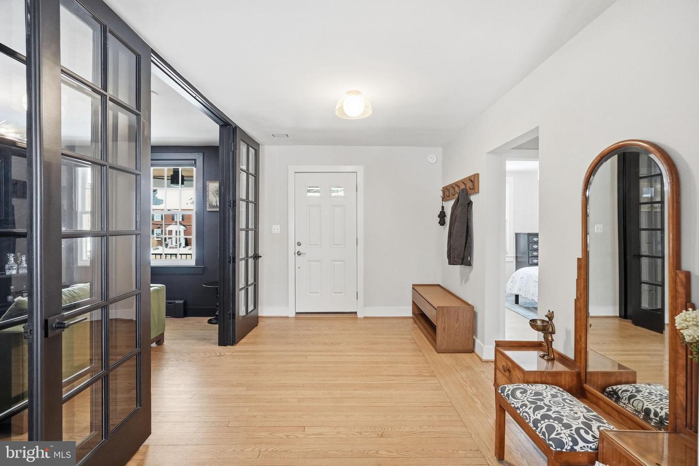 4807 WASHINGTON BLVD, ARLINGTON, Virginia 22205, 4 Bedrooms Bedrooms, 15 Rooms Rooms,3 BathroomsBathrooms,Residential,For sale,4807 WASHINGTON BLVD,VAAR2067990 MLS # VAAR2067990