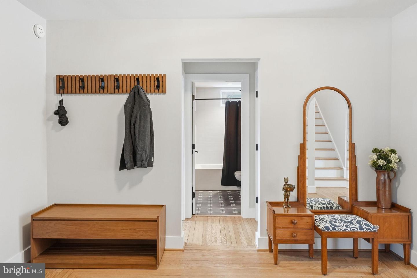 4807 WASHINGTON BLVD, ARLINGTON, Virginia 22205, 4 Bedrooms Bedrooms, 15 Rooms Rooms,3 BathroomsBathrooms,Residential,For sale,4807 WASHINGTON BLVD,VAAR2067990 MLS # VAAR2067990