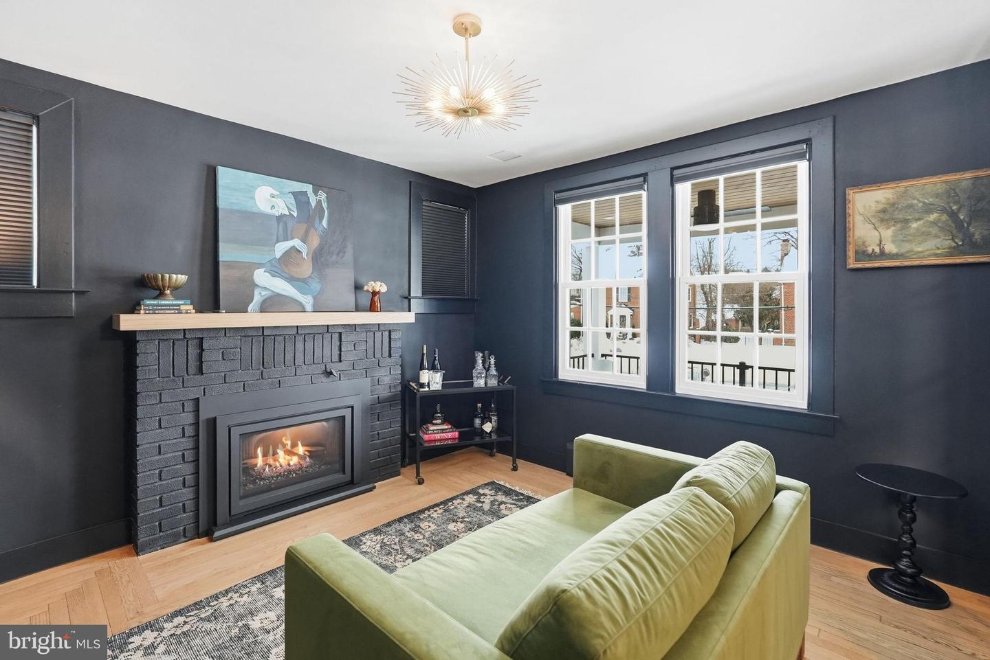 4807 WASHINGTON BLVD, ARLINGTON, Virginia 22205, 4 Bedrooms Bedrooms, 15 Rooms Rooms,3 BathroomsBathrooms,Residential,For sale,4807 WASHINGTON BLVD,VAAR2067990 MLS # VAAR2067990