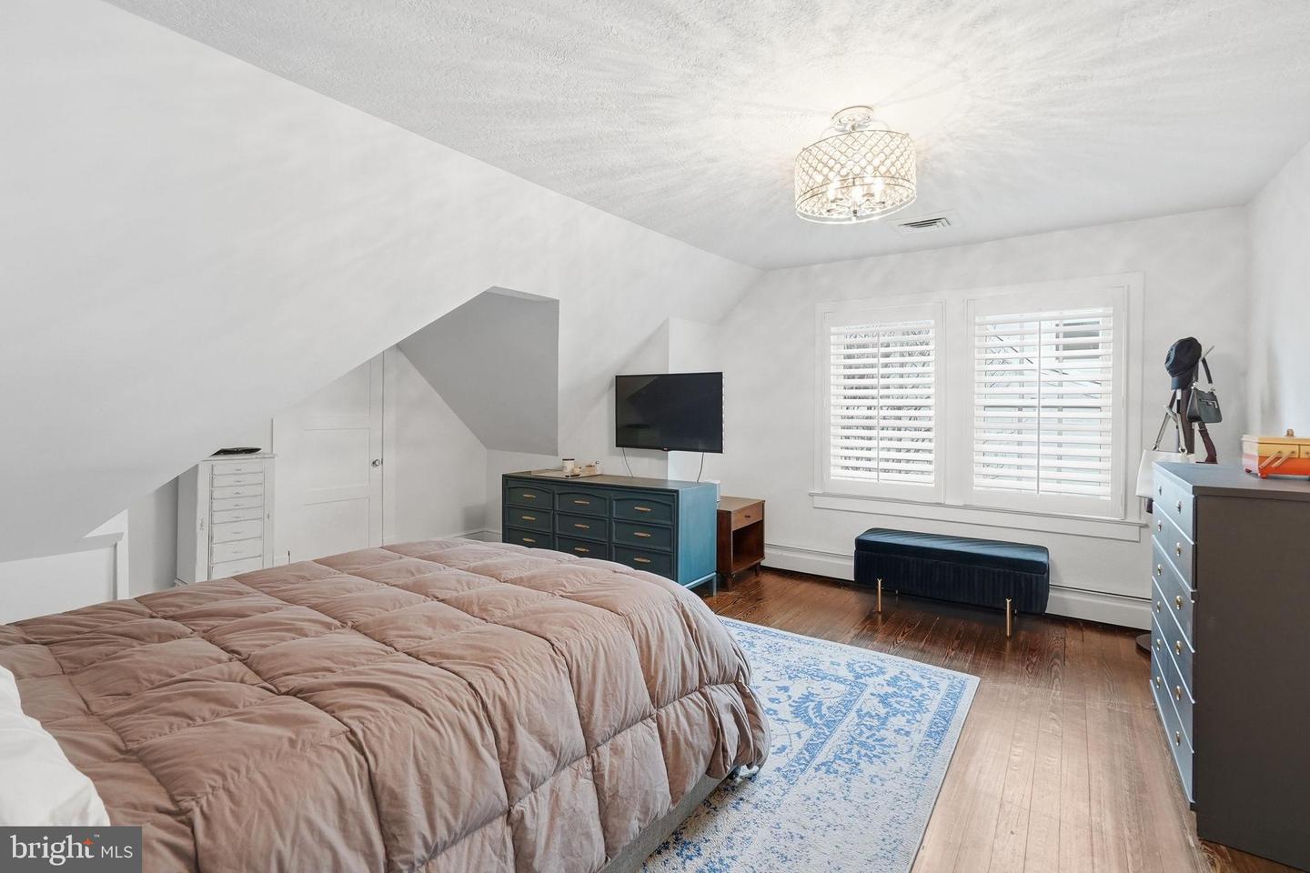 4807 WASHINGTON BLVD, ARLINGTON, Virginia 22205, 4 Bedrooms Bedrooms, 15 Rooms Rooms,3 BathroomsBathrooms,Residential,For sale,4807 WASHINGTON BLVD,VAAR2067990 MLS # VAAR2067990