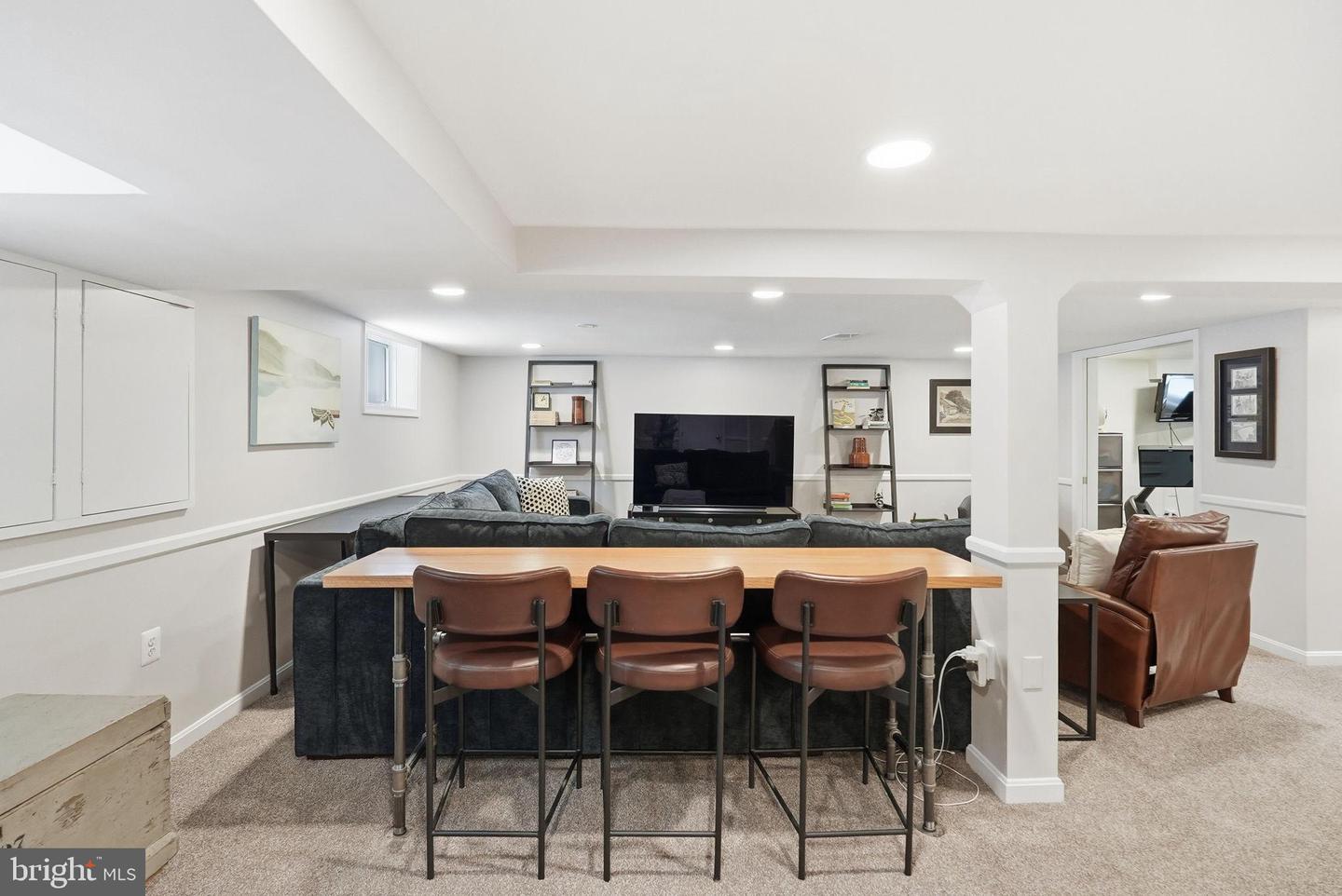 4807 WASHINGTON BLVD, ARLINGTON, Virginia 22205, 4 Bedrooms Bedrooms, 15 Rooms Rooms,3 BathroomsBathrooms,Residential,For sale,4807 WASHINGTON BLVD,VAAR2067990 MLS # VAAR2067990