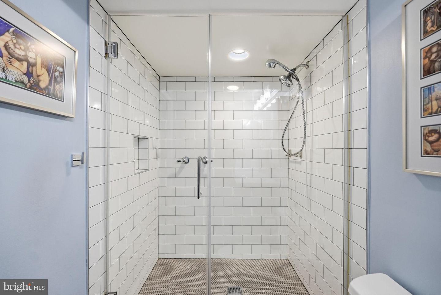 4807 WASHINGTON BLVD, ARLINGTON, Virginia 22205, 4 Bedrooms Bedrooms, 15 Rooms Rooms,3 BathroomsBathrooms,Residential,For sale,4807 WASHINGTON BLVD,VAAR2067990 MLS # VAAR2067990