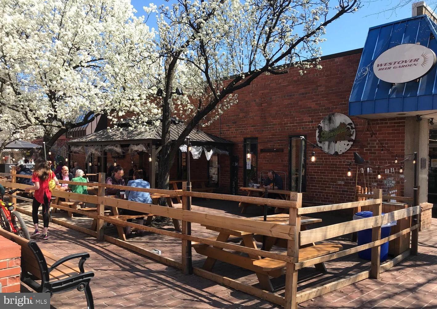 4807 WASHINGTON BLVD, ARLINGTON, Virginia 22205, 4 Bedrooms Bedrooms, 15 Rooms Rooms,3 BathroomsBathrooms,Residential,For sale,4807 WASHINGTON BLVD,VAAR2067990 MLS # VAAR2067990