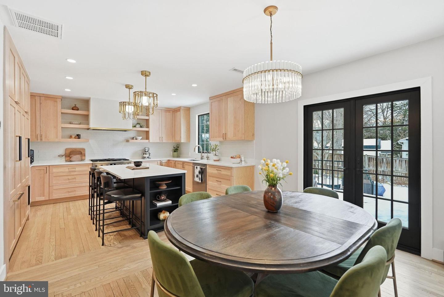 4807 WASHINGTON BLVD, ARLINGTON, Virginia 22205, 4 Bedrooms Bedrooms, 15 Rooms Rooms,3 BathroomsBathrooms,Residential,For sale,4807 WASHINGTON BLVD,VAAR2067990 MLS # VAAR2067990