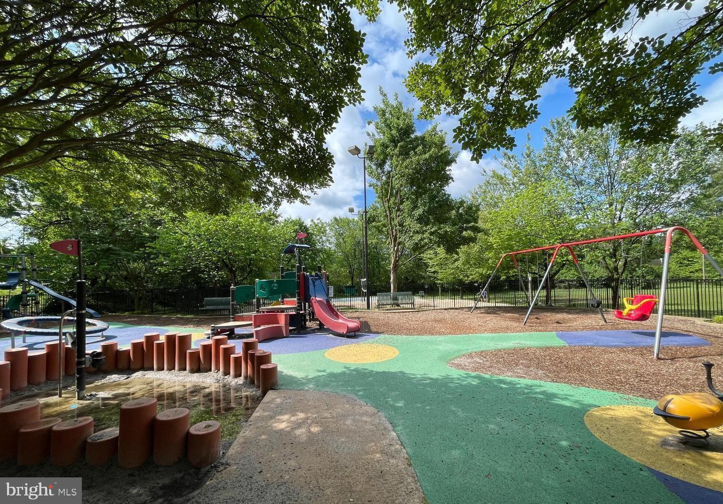 4807 WASHINGTON BLVD, ARLINGTON, Virginia 22205, 4 Bedrooms Bedrooms, 15 Rooms Rooms,3 BathroomsBathrooms,Residential,For sale,4807 WASHINGTON BLVD,VAAR2067990 MLS # VAAR2067990