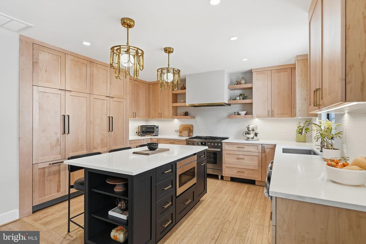 4807 WASHINGTON BLVD, ARLINGTON, Virginia 22205, 4 Bedrooms Bedrooms, 15 Rooms Rooms,3 BathroomsBathrooms,Residential,For sale,4807 WASHINGTON BLVD,VAAR2067990 MLS # VAAR2067990