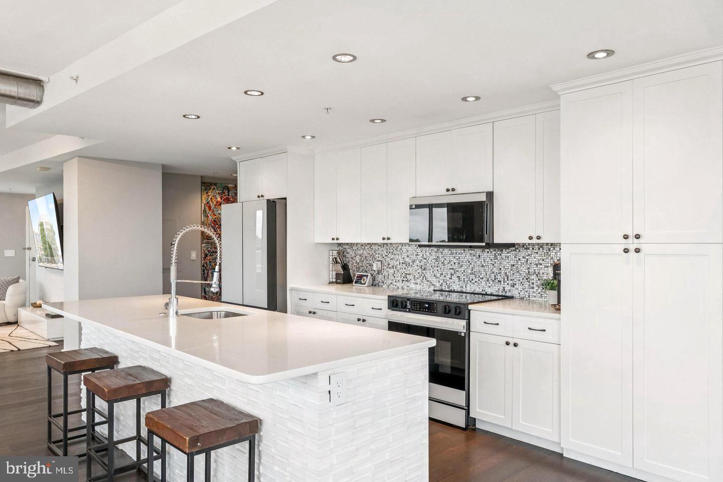 3409 WILSON BLVD #611, ARLINGTON, Virginia 22201, 2 Bedrooms Bedrooms, ,2 BathroomsBathrooms,Residential,For sale,3409 WILSON BLVD #611,VAAR2068000 MLS # VAAR2068000