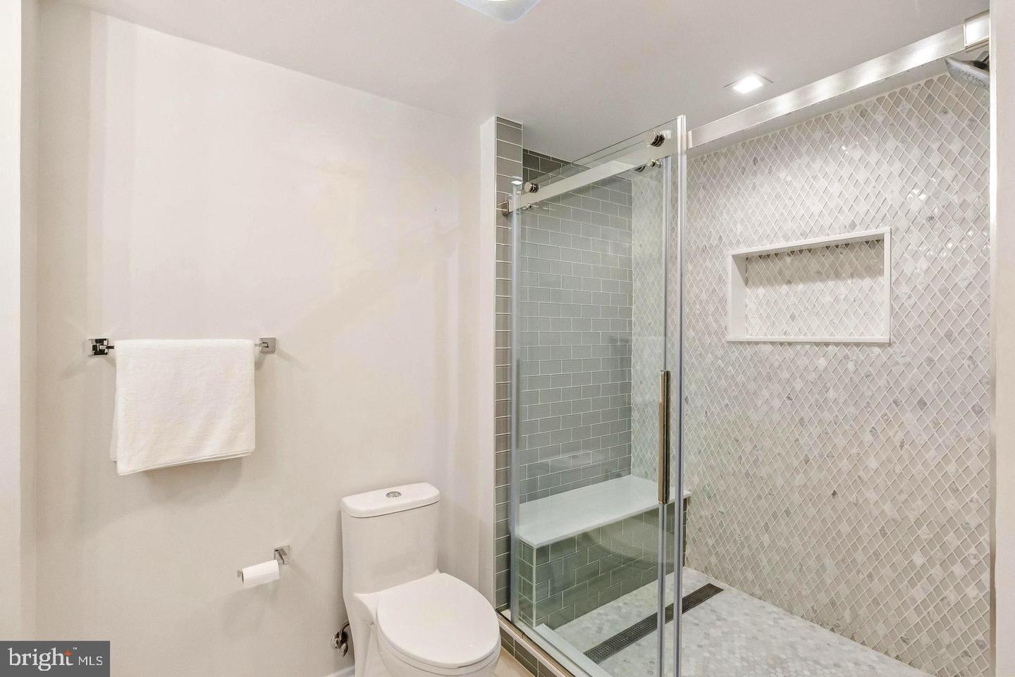 3409 WILSON BLVD #611, ARLINGTON, Virginia 22201, 2 Bedrooms Bedrooms, ,2 BathroomsBathrooms,Residential,For sale,3409 WILSON BLVD #611,VAAR2068000 MLS # VAAR2068000