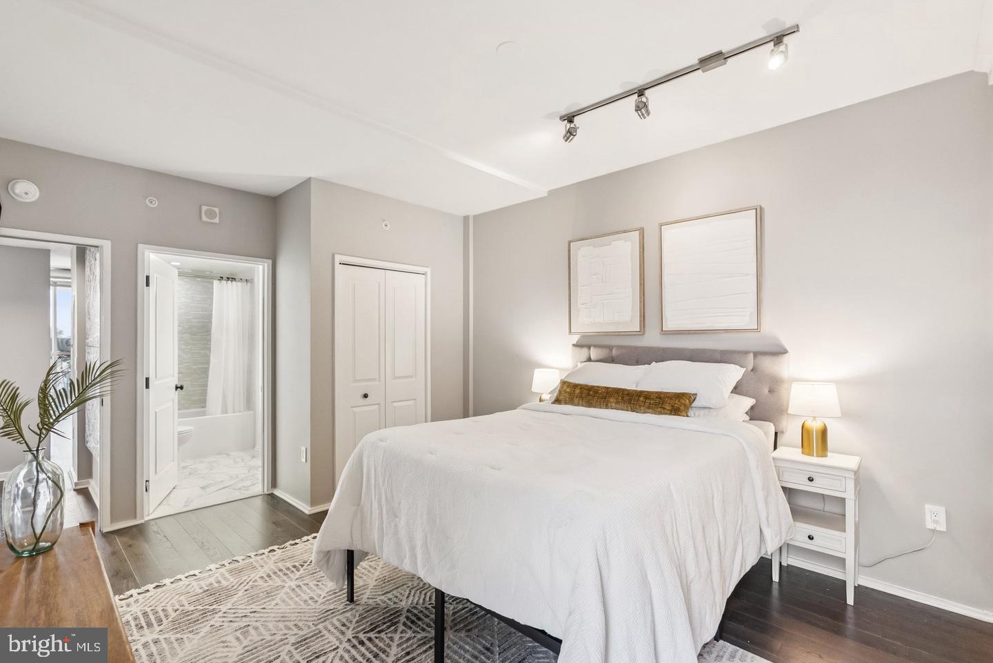 3409 WILSON BLVD #611, ARLINGTON, Virginia 22201, 2 Bedrooms Bedrooms, ,2 BathroomsBathrooms,Residential,For sale,3409 WILSON BLVD #611,VAAR2068000 MLS # VAAR2068000