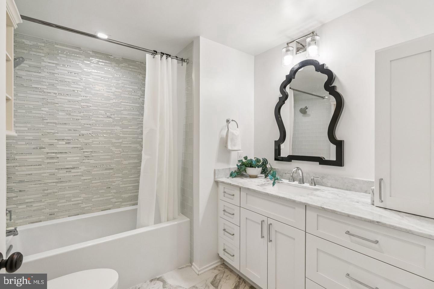 3409 WILSON BLVD #611, ARLINGTON, Virginia 22201, 2 Bedrooms Bedrooms, ,2 BathroomsBathrooms,Residential,For sale,3409 WILSON BLVD #611,VAAR2068000 MLS # VAAR2068000