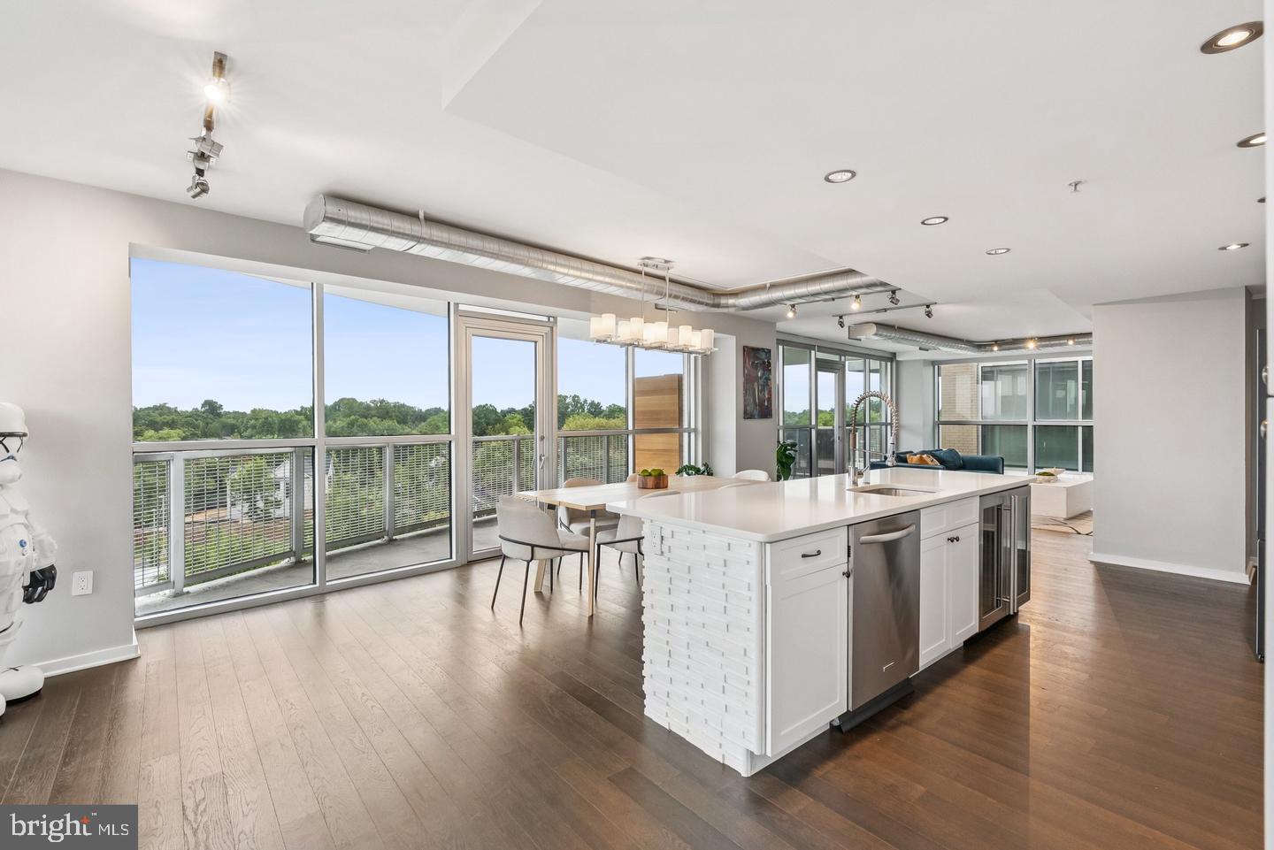 3409 WILSON BLVD #611, ARLINGTON, Virginia 22201, 2 Bedrooms Bedrooms, ,2 BathroomsBathrooms,Residential,For sale,3409 WILSON BLVD #611,VAAR2068000 MLS # VAAR2068000