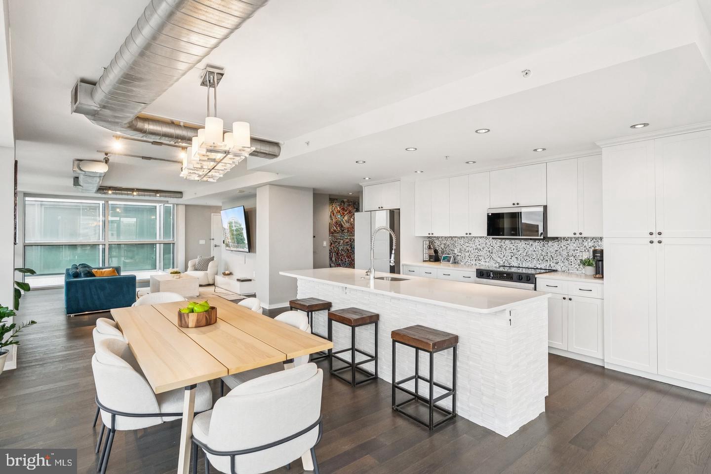 3409 WILSON BLVD #611, ARLINGTON, Virginia 22201, 2 Bedrooms Bedrooms, ,2 BathroomsBathrooms,Residential,For sale,3409 WILSON BLVD #611,VAAR2068000 MLS # VAAR2068000