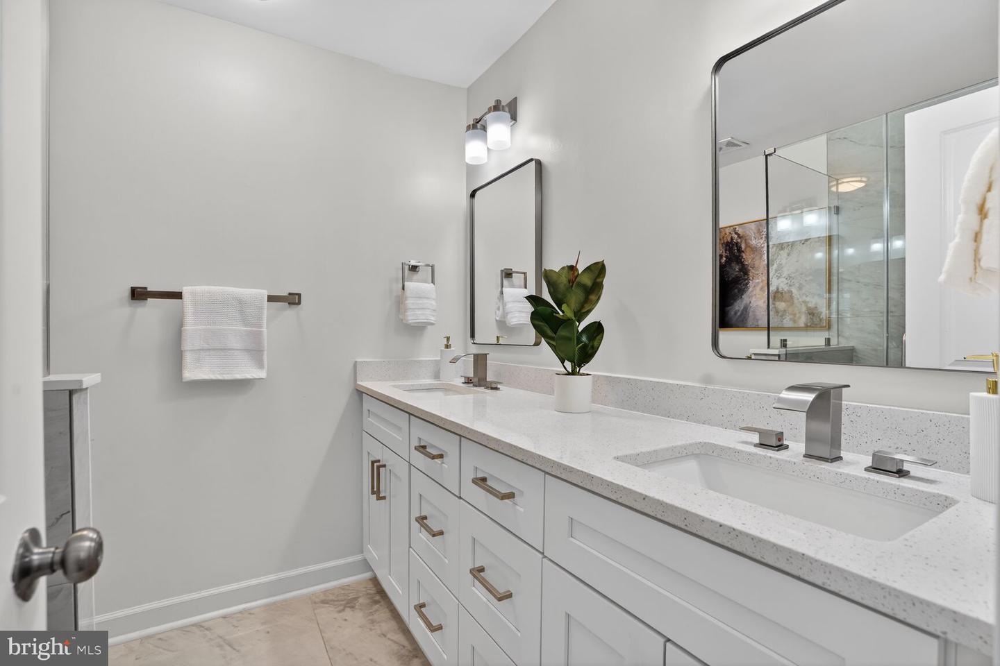 5502 BUGGY WHIP DR, CENTREVILLE, Virginia 20120, 4 Bedrooms Bedrooms, ,2 BathroomsBathrooms,Residential,For sale,5502 BUGGY WHIP DR,VAFX2287050 MLS # VAFX2287050