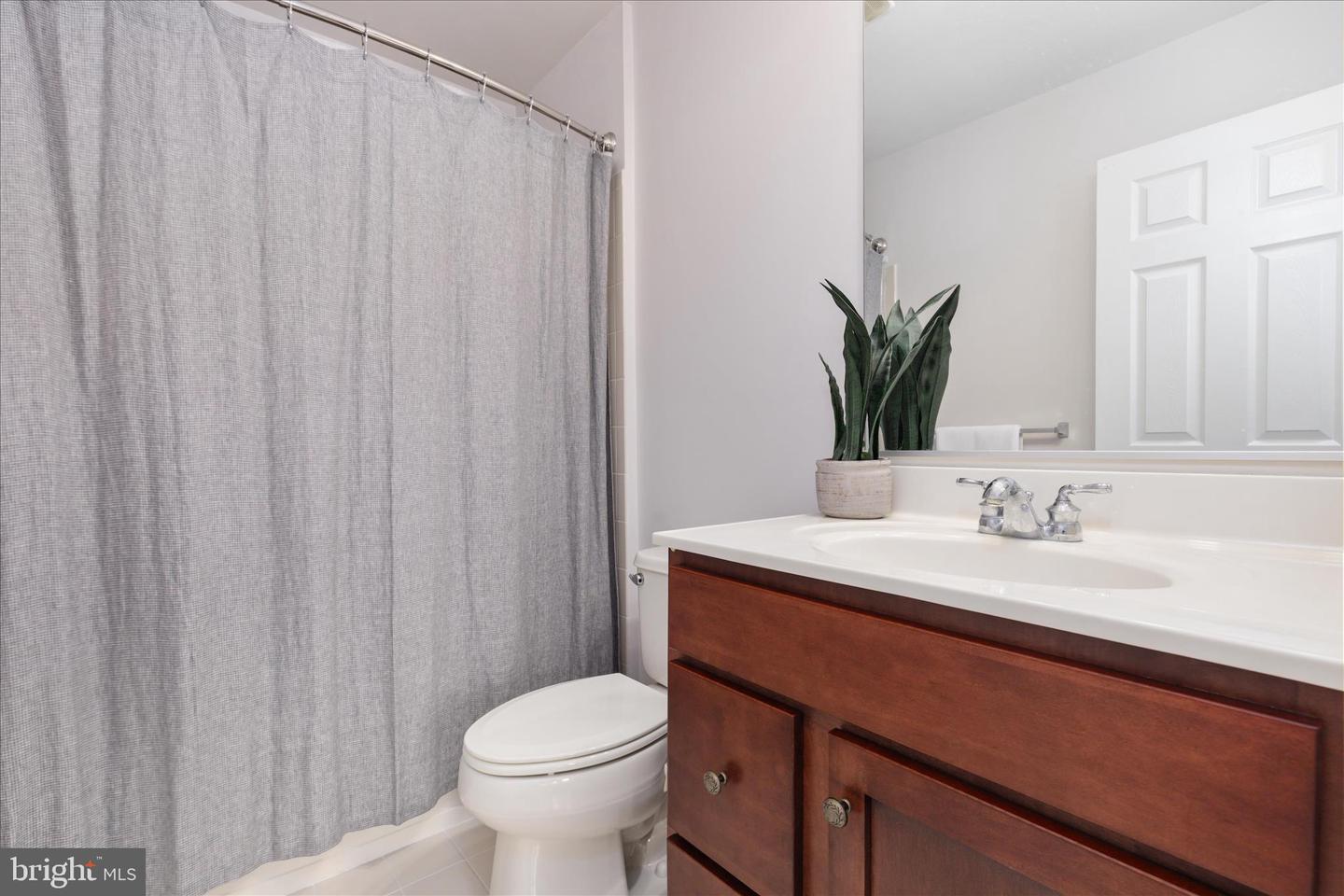 42824 NATIONS ST, CHANTILLY, Virginia 20152, 3 Bedrooms Bedrooms, 7 Rooms Rooms,3 BathroomsBathrooms,Residential,For sale,42824 NATIONS ST,VALO2114434 MLS # VALO2114434