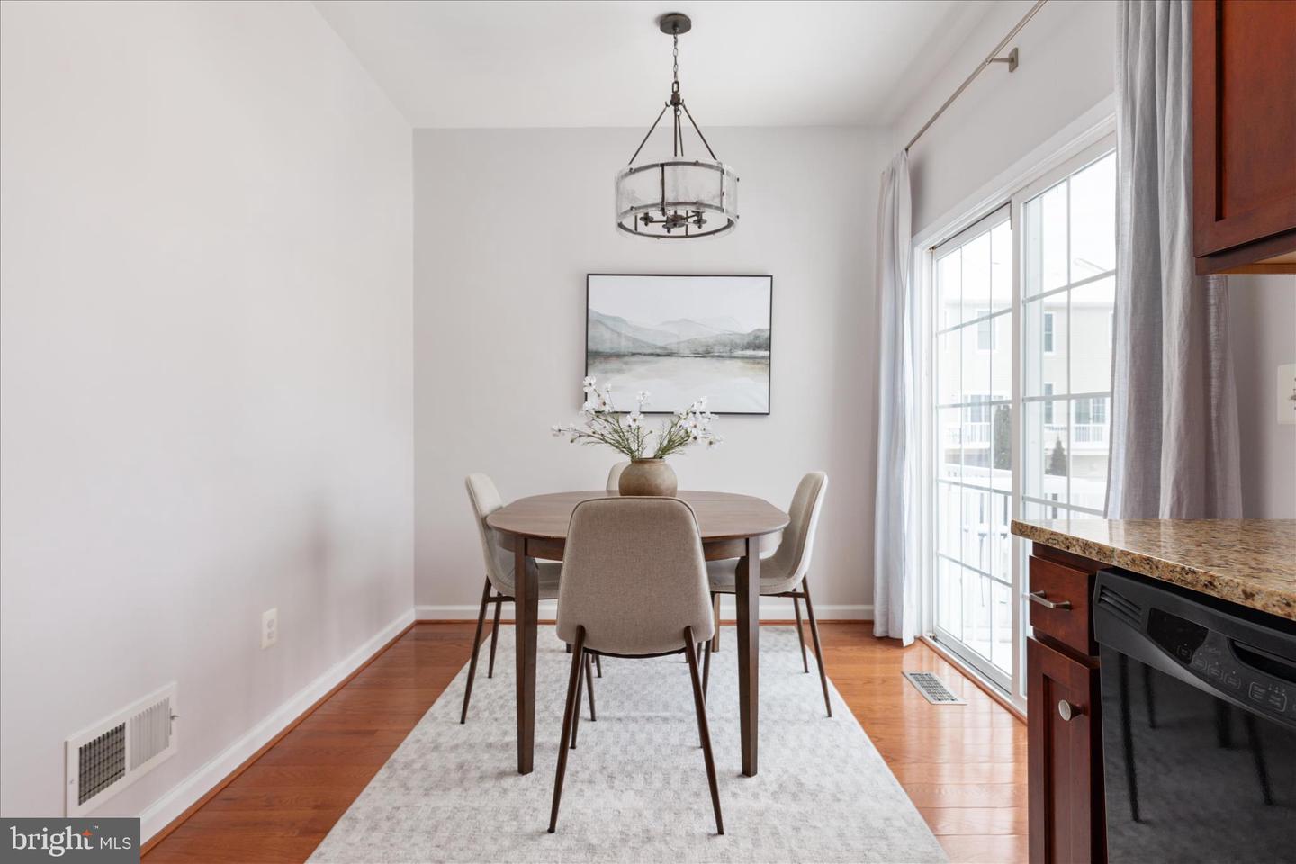 42824 NATIONS ST, CHANTILLY, Virginia 20152, 3 Bedrooms Bedrooms, 7 Rooms Rooms,3 BathroomsBathrooms,Residential,For sale,42824 NATIONS ST,VALO2114434 MLS # VALO2114434