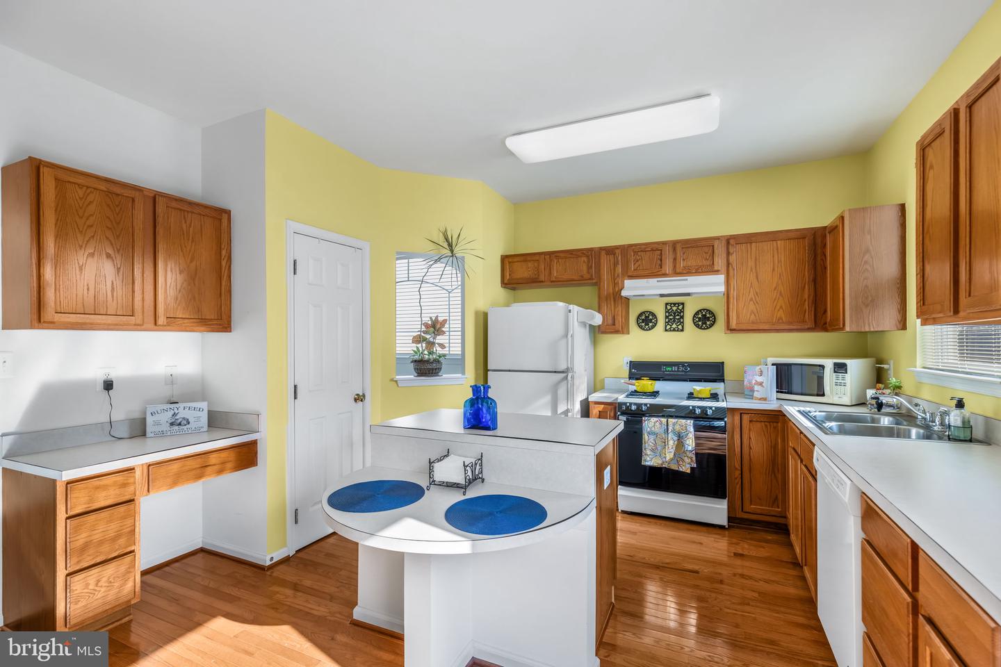 42967 ASTELL ST, CHANTILLY, Virginia 20152, 3 Bedrooms Bedrooms, ,2 BathroomsBathrooms,Residential,For sale,42967 ASTELL ST,VALO2114446 MLS # VALO2114446