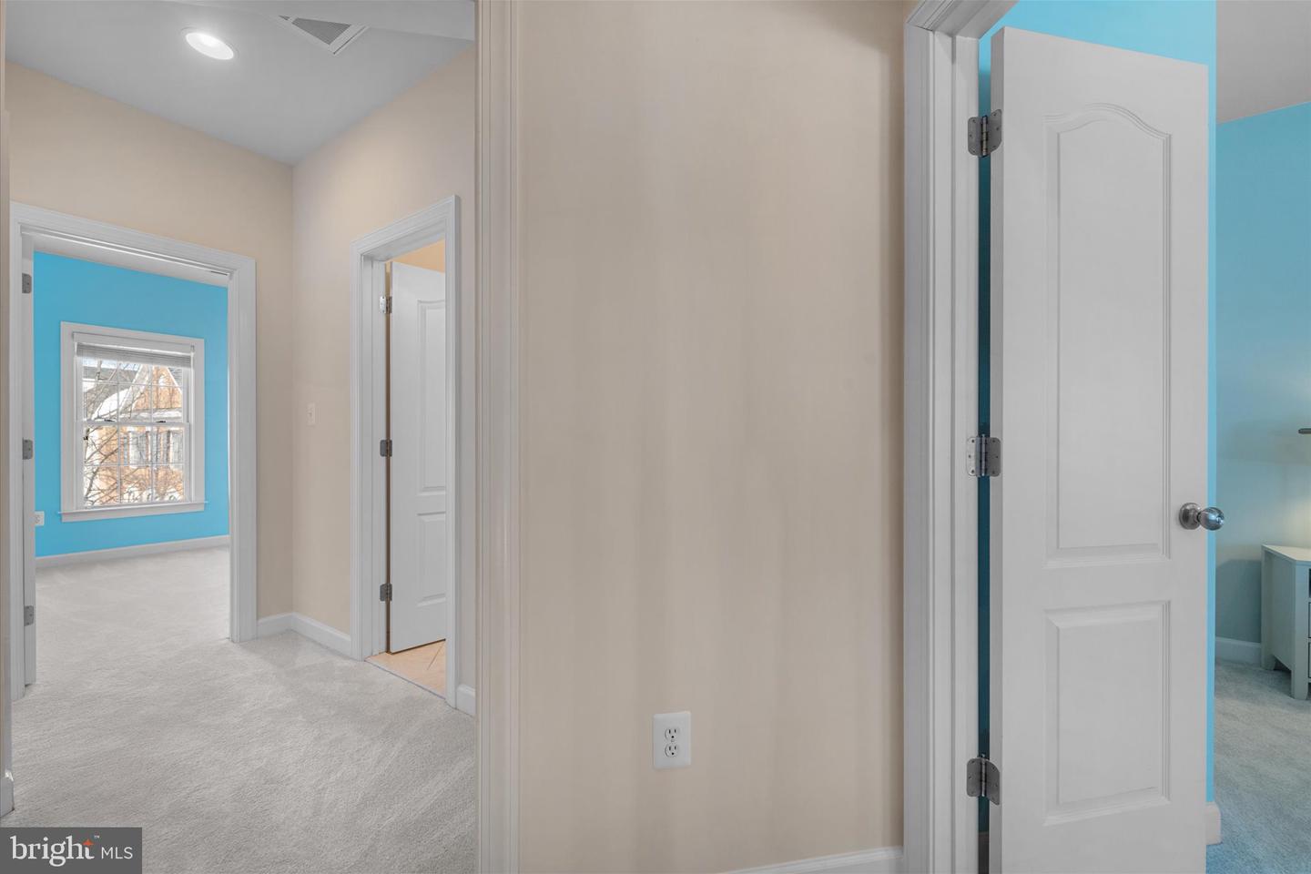 4017 VERRET DR #51, FAIRFAX, Virginia 22030, 3 Bedrooms Bedrooms, ,3 BathroomsBathrooms,Residential,For sale,4017 VERRET DR #51,VAFX2287178 MLS # VAFX2287178