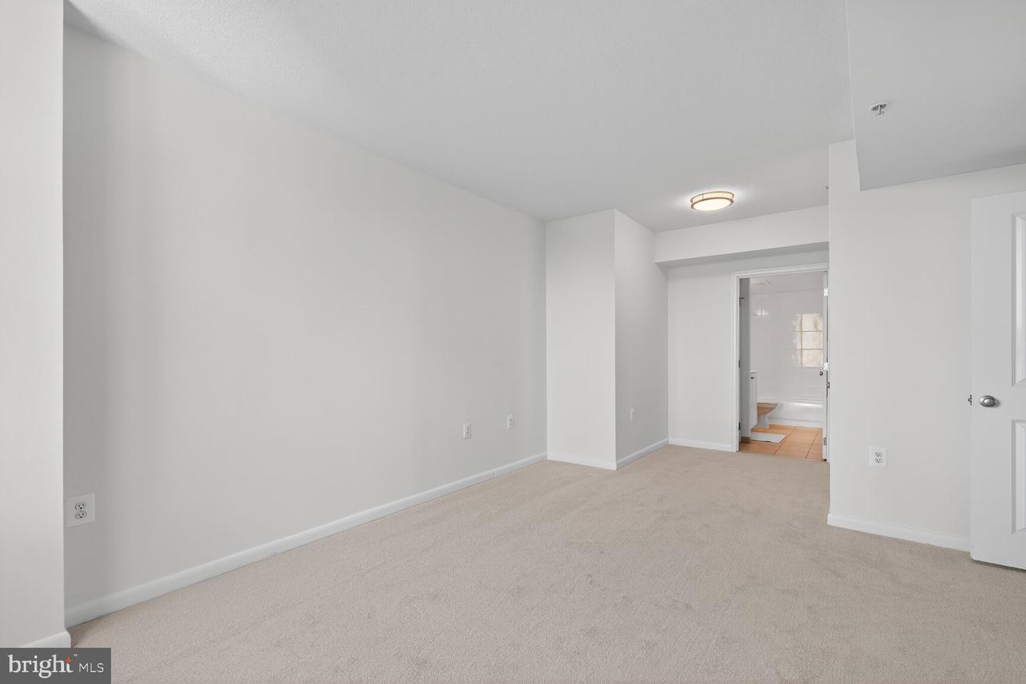 851 N GLEBE RD #817, ARLINGTON, Virginia 22203, 2 Bedrooms Bedrooms, ,2 BathroomsBathrooms,Residential,For sale,851 N GLEBE RD #817,VAAR2068076 MLS # VAAR2068076